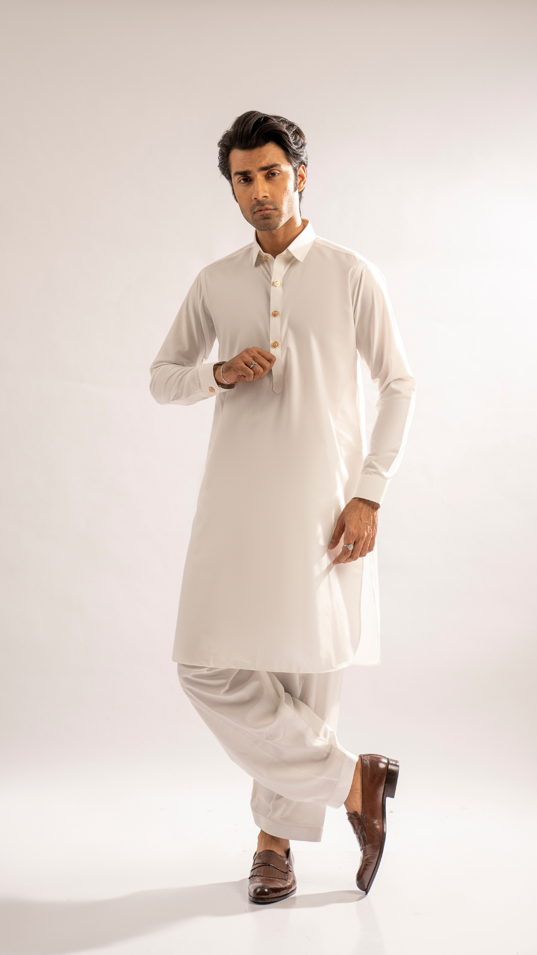 White Cotton Kurta Shalwar with Gold-Tone Buttons (2-Piece) - Image 1