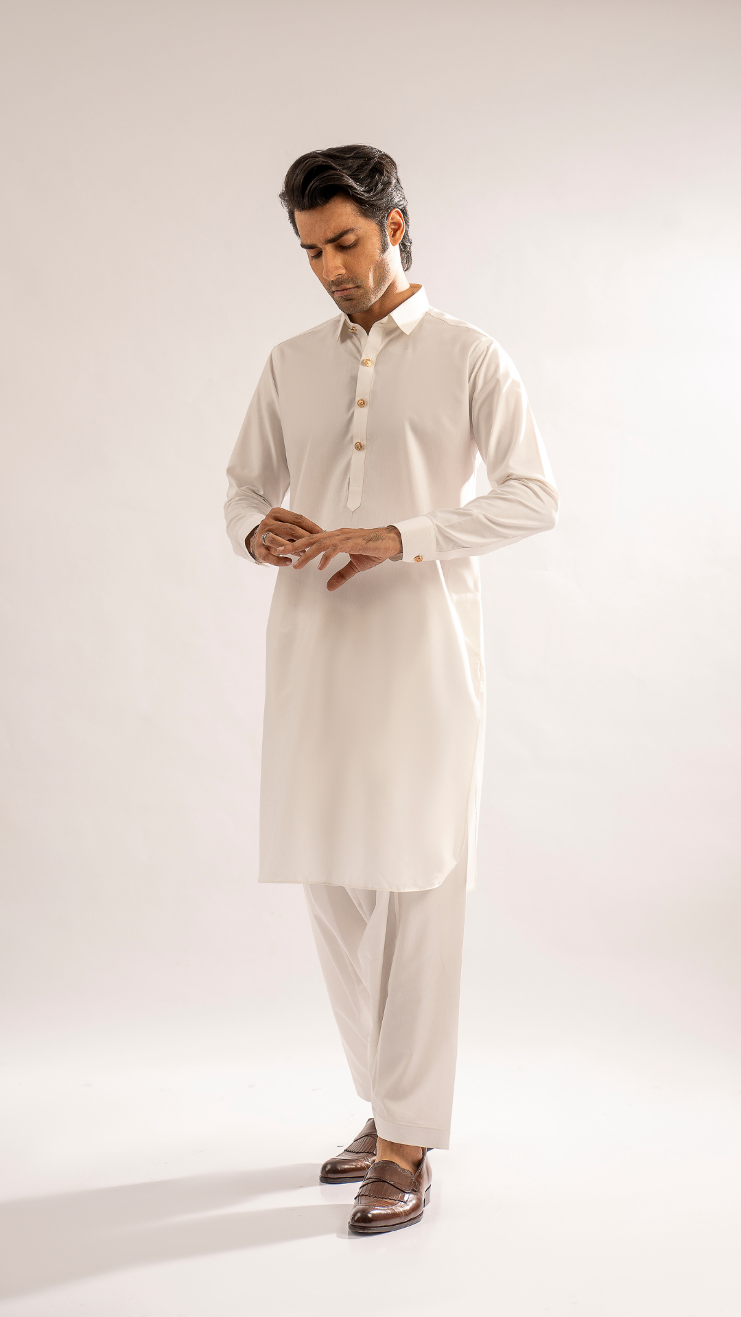 White Cotton Kurta Shalwar with Gold-Tone Buttons (2-Piece) - Image 6