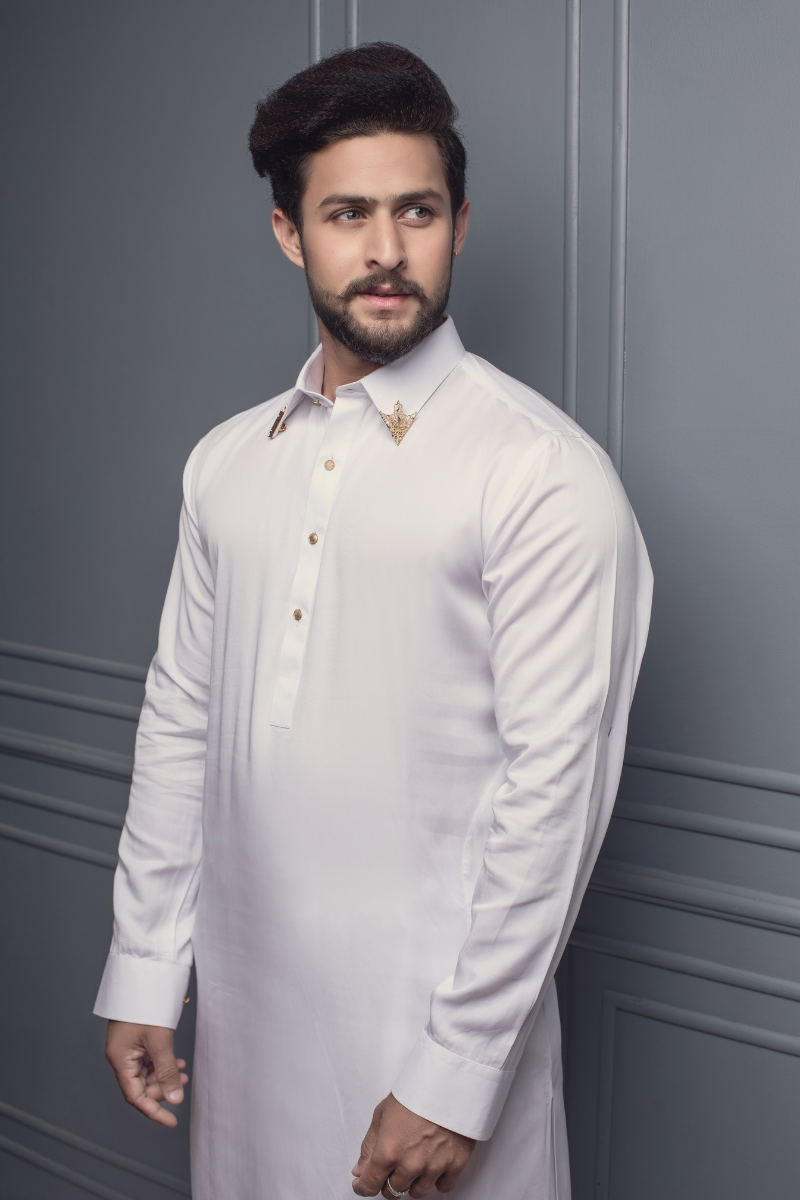 White Cotton Shalwar Kameez with Gold Collar Pins (2-Piece) - Image 3