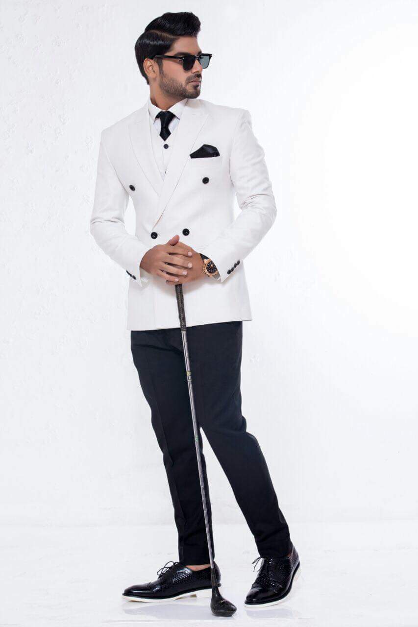 White Double-Breasted Suit Jacket with Black Trousers (2-Piece) - Image 1