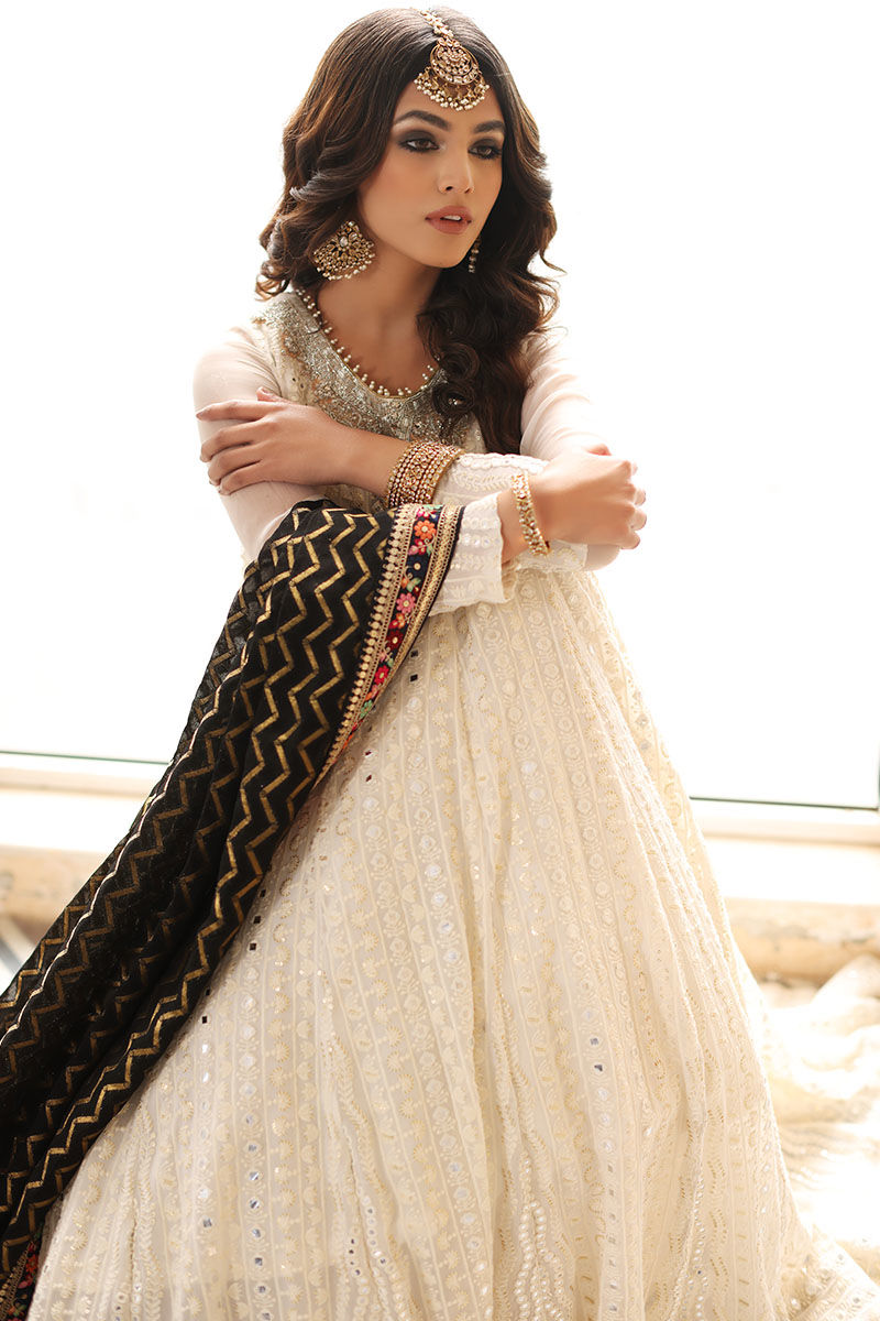 White Embroidered Kalidaar Pishwas (2-Piece) - Image 7