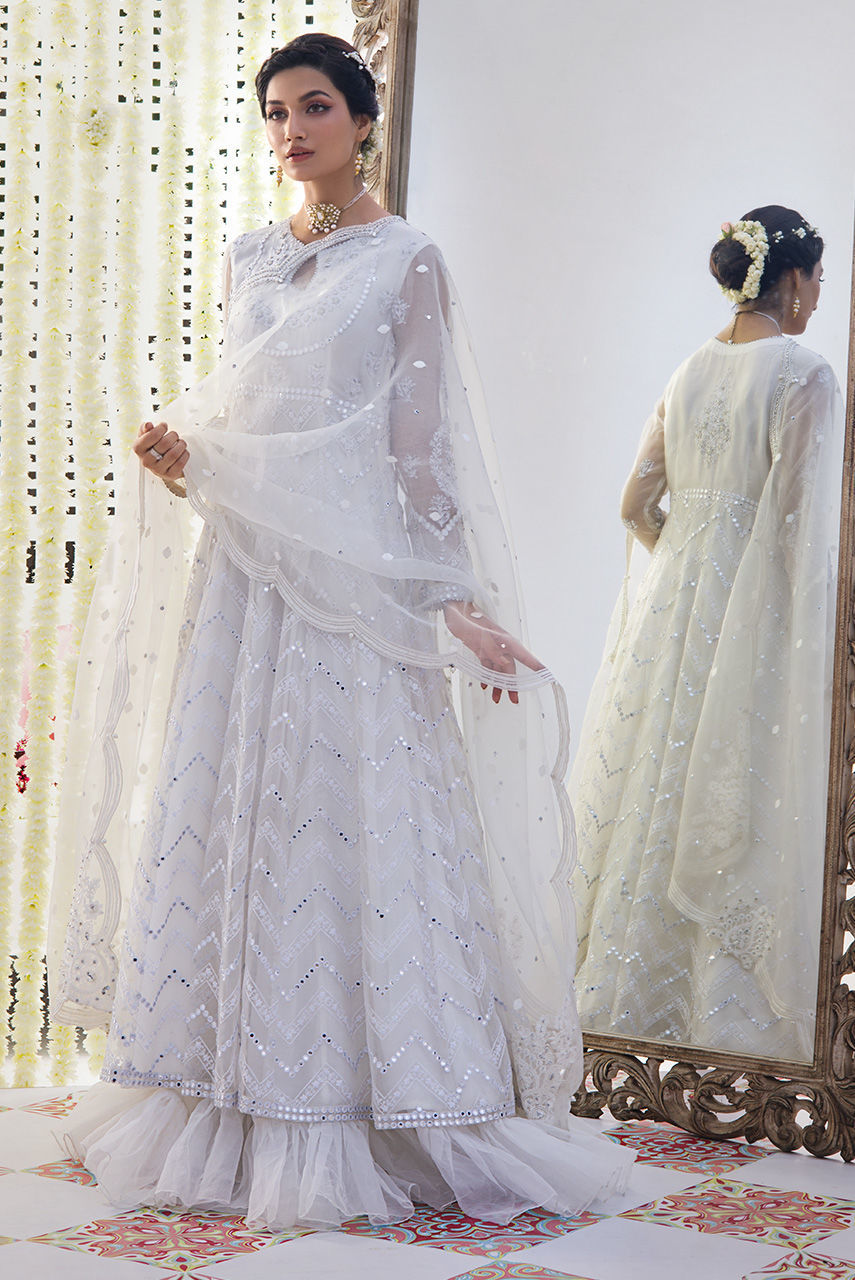 Pakistani White Zardozi Embroidered Organza Pishwas (3-Piece) - Image 1
