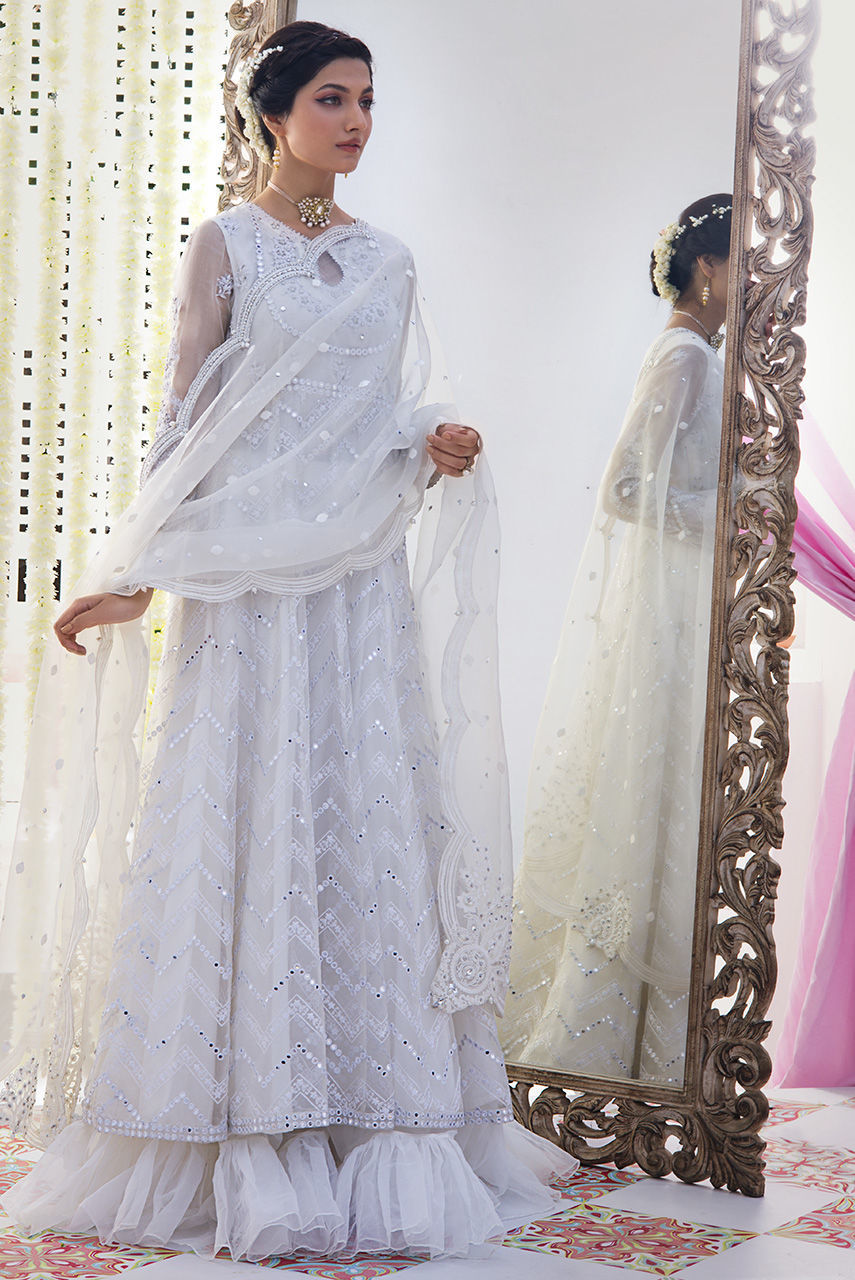 Pakistani White Zardozi Embroidered Organza Pishwas (3-Piece) - Image 4