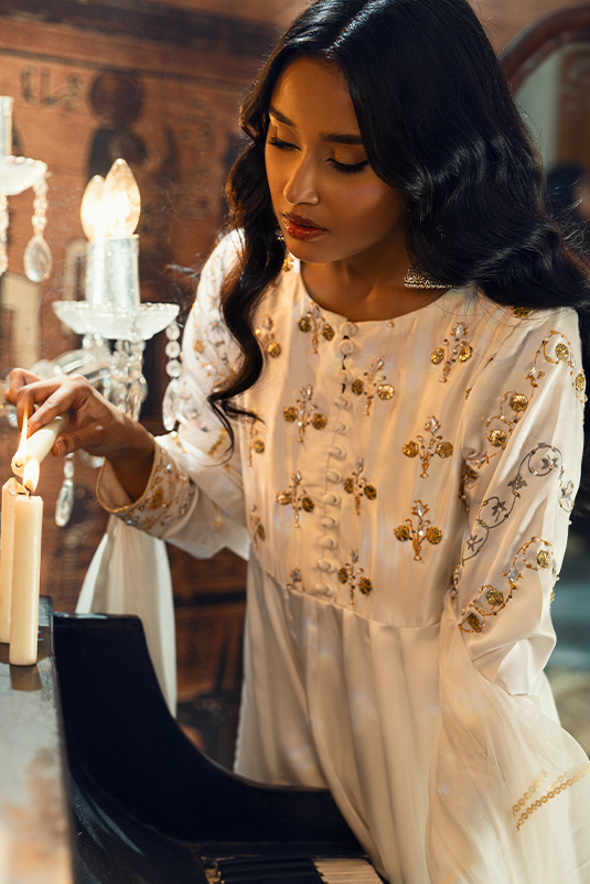 White Zardozi Shamoz Silk Pishwas (3-Piece) - Image 7