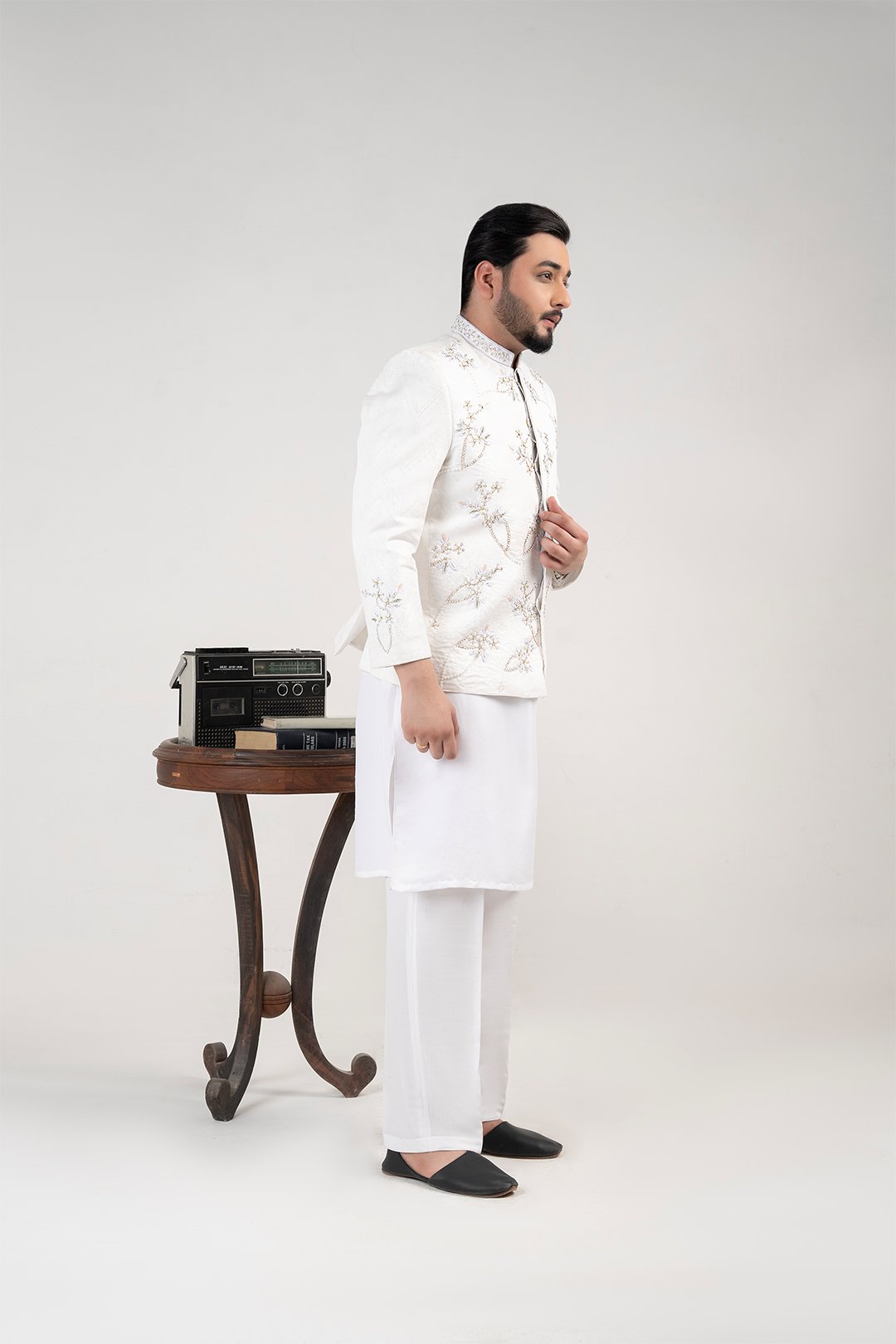 White Embroidered Jamawar Prince Coat (2-Piece) - Image 4