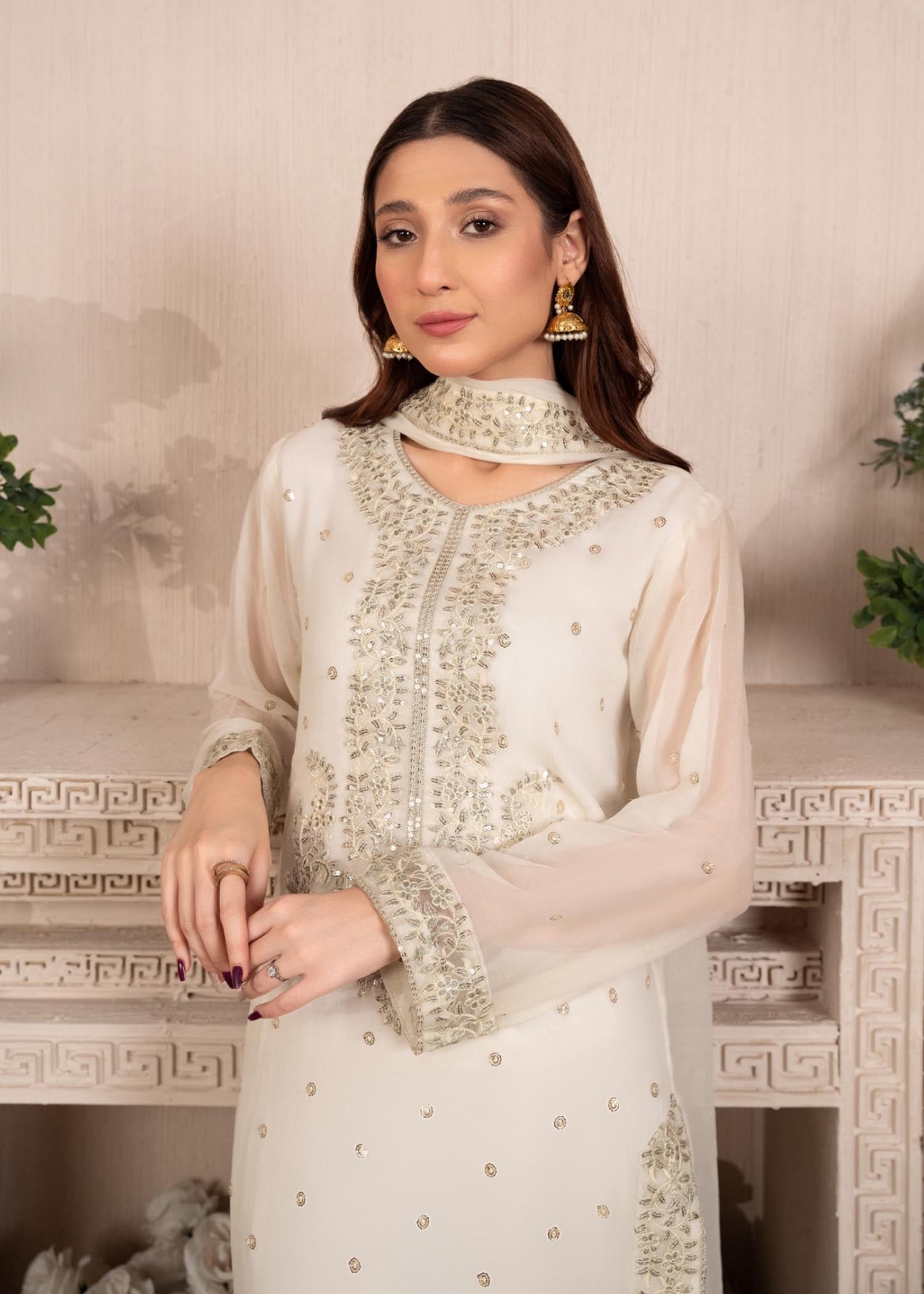 White Embroidered Chiffon Kurta Set (3-Piece) - Image 4