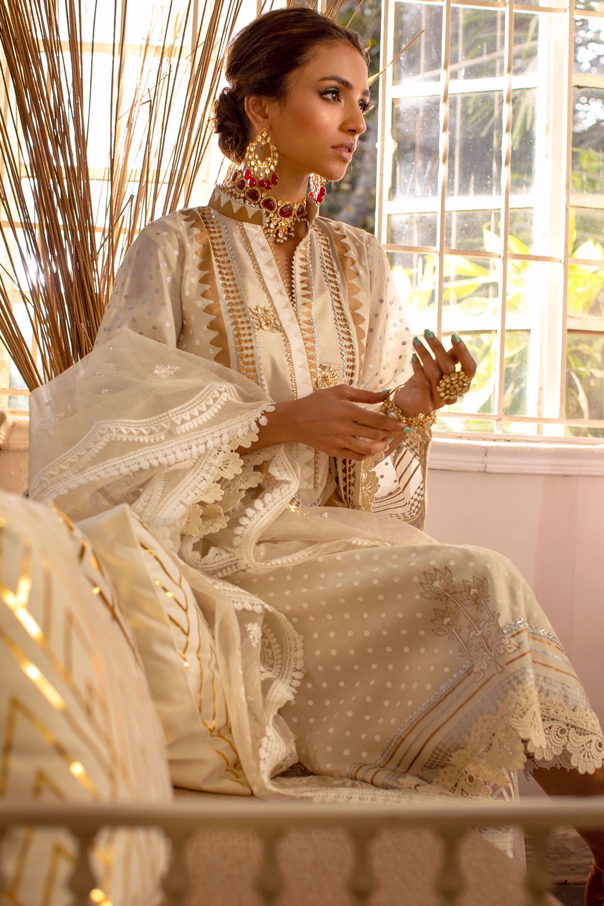 Pakistani White Kaamdani Pure Khaadi Silk Salwar Kameez (3-Piece) - Image 5