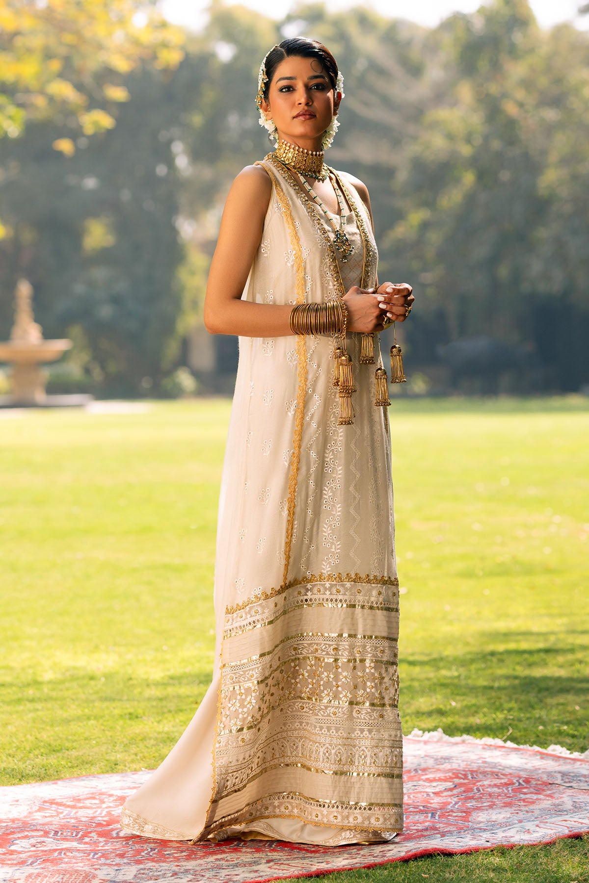 White Resham & Gota Khadi Net Salwar Kameez (2-Piece) - Image 3