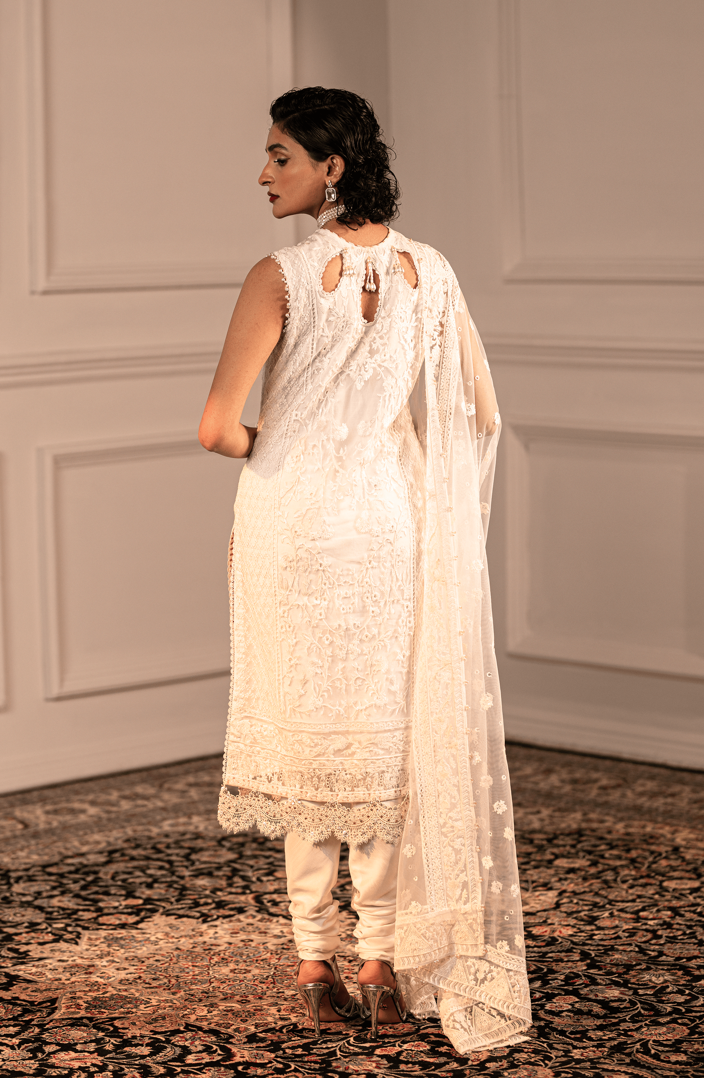 White Adda Work Net Kurta Set (3-Piece) - Image 4