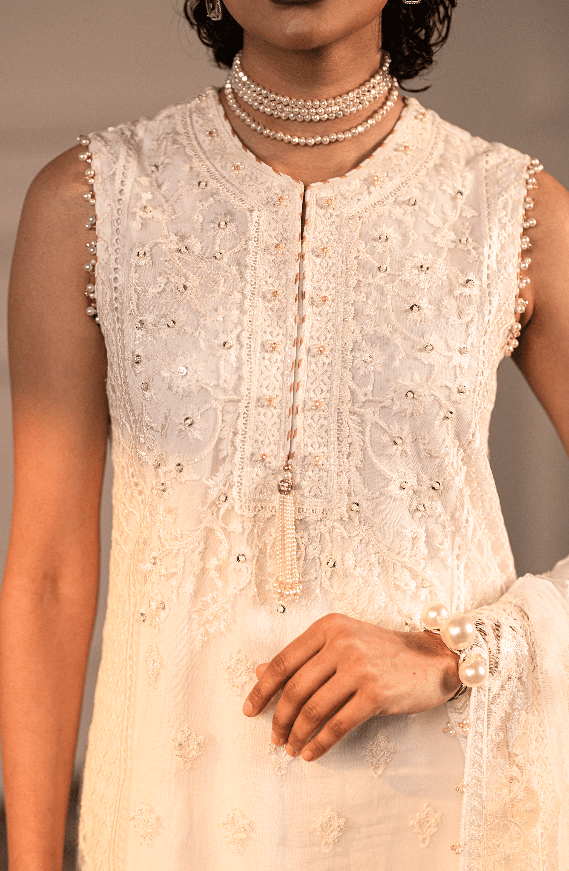 White Adda Work Net Kurta Set (3-Piece) - Image 5