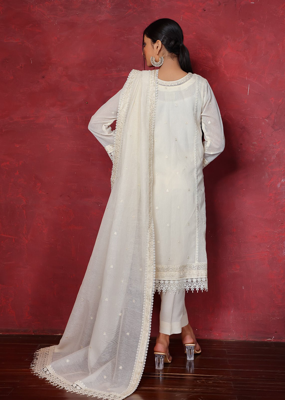 White Chikan Embroidered Organza Net Kurta (3-Piece) - Image 4