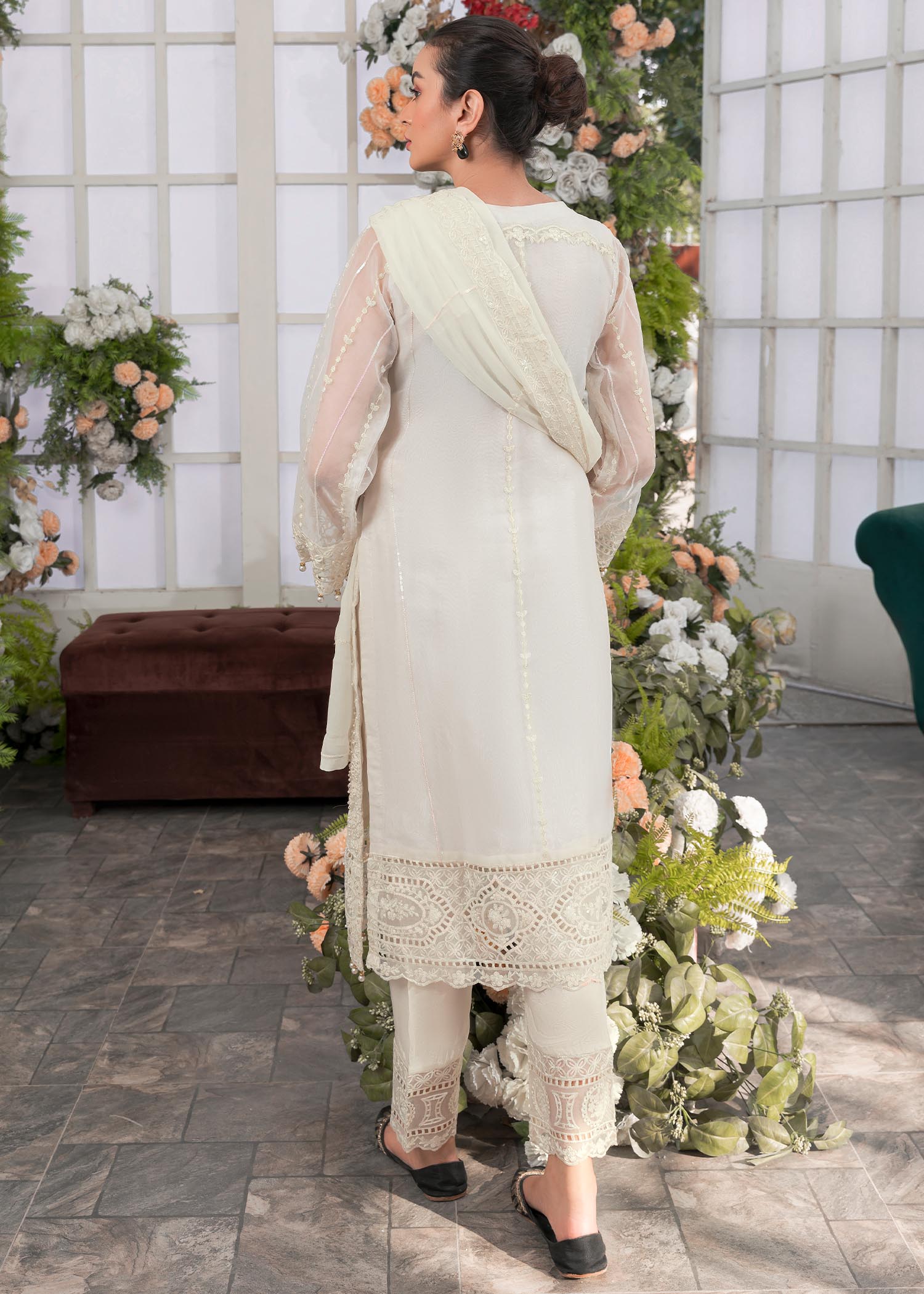 Pakistani Pearl White Embroidered Organza Kurta Set (3-Piece) - Image 5