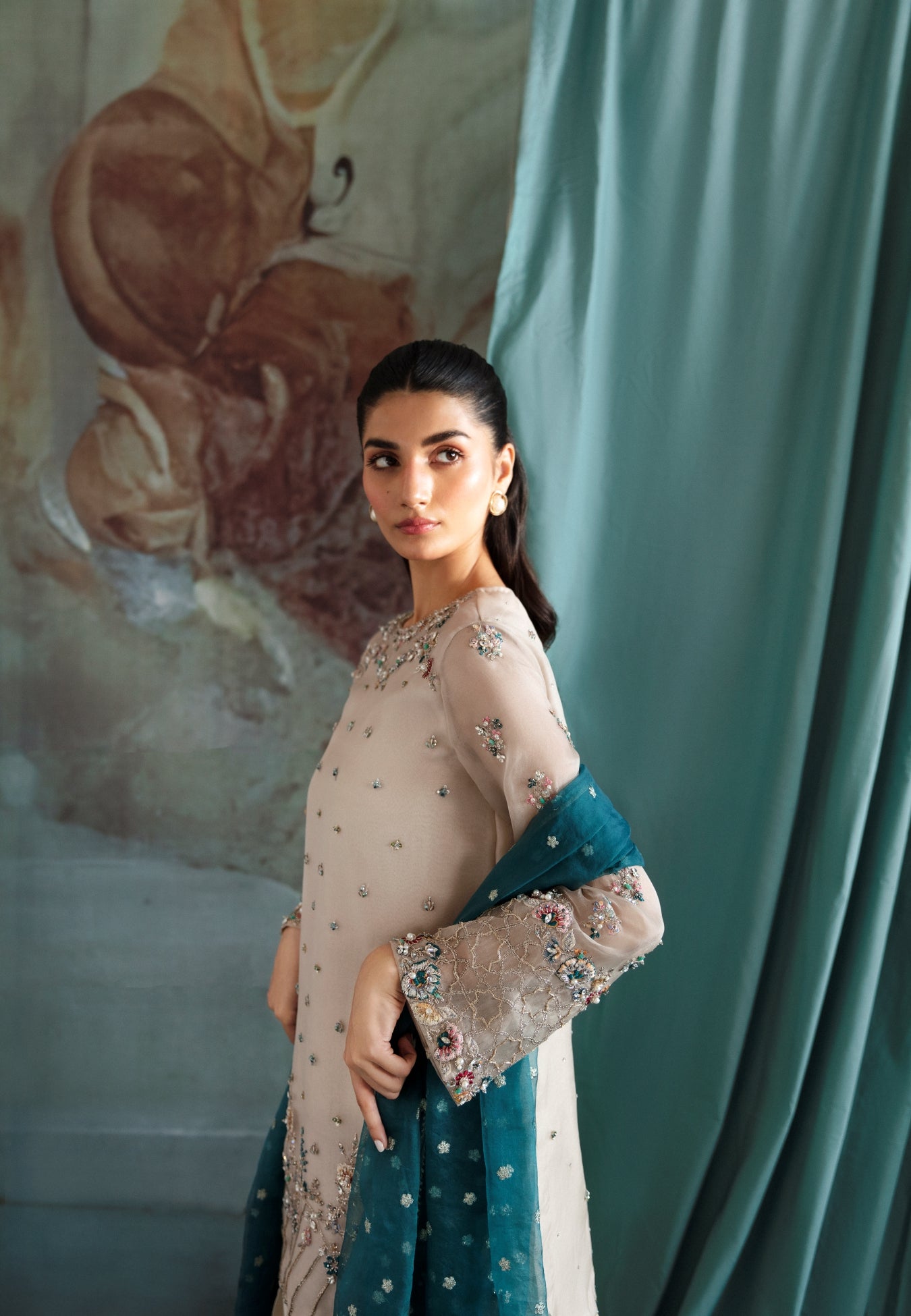 White Embellished Organza Salwar Kameez (3-Piece) - Image 4