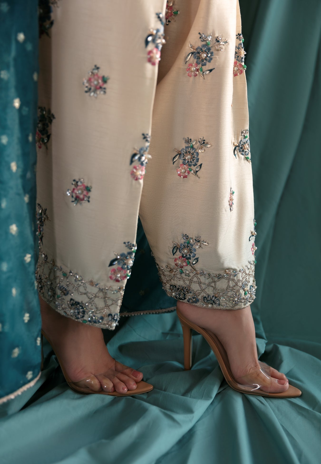 White Embellished Organza Salwar Kameez (3-Piece) - Image 7