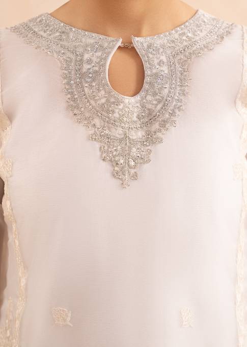 Pakistani White Embroidered Organza Kurta Set (3-Piece) - Image 4