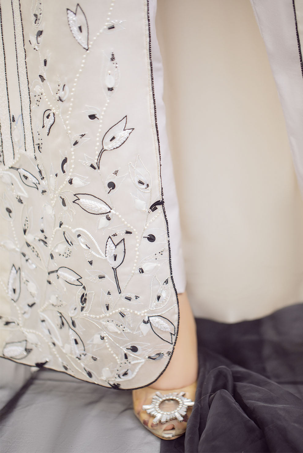 Black & White Embroidered Raw Silk Organza Jacket (3-Piece) - Image 5