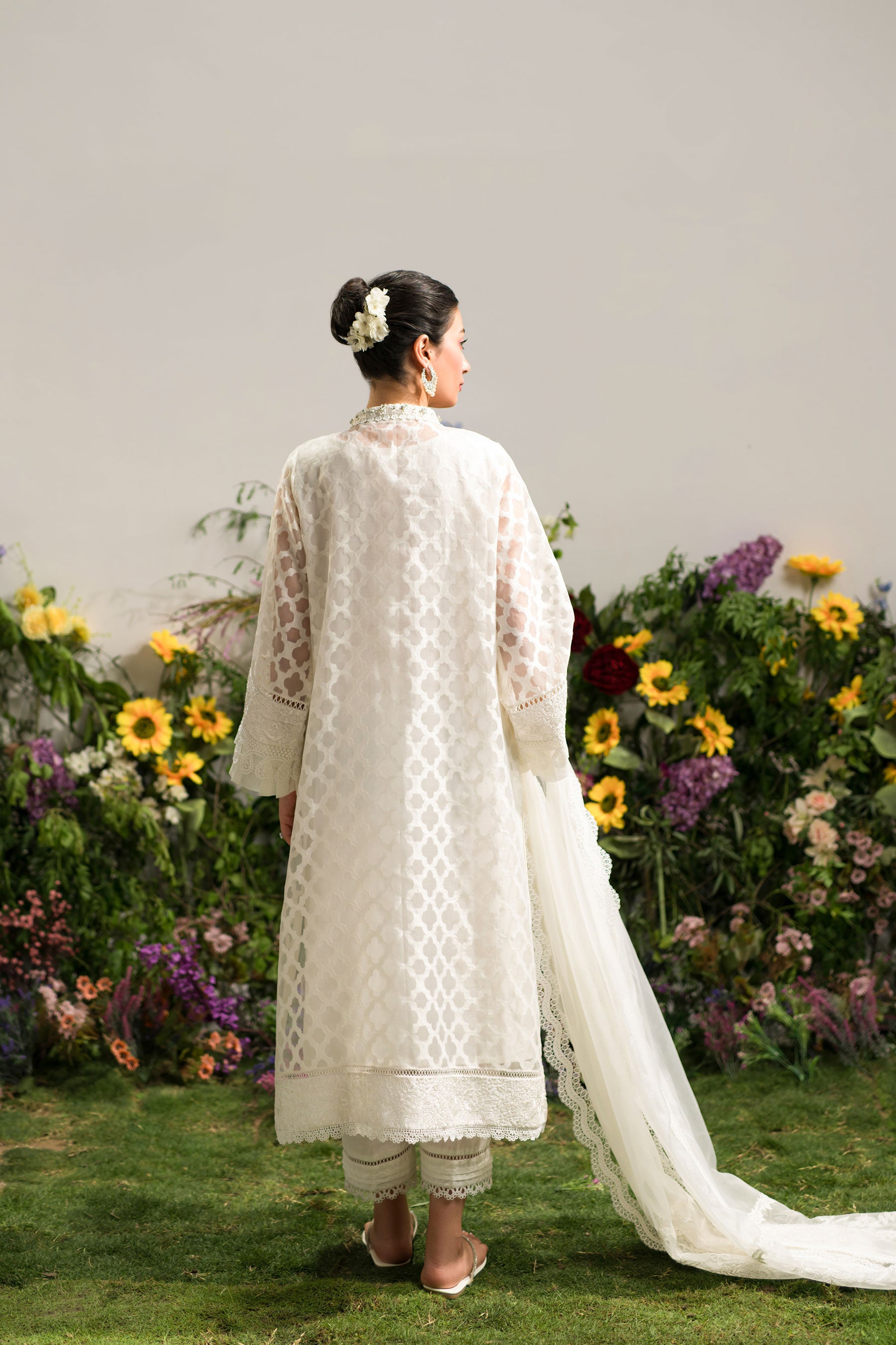 White Hand-Embellished Self-Organza Salwar Kameez (4-Piece) - Image 6