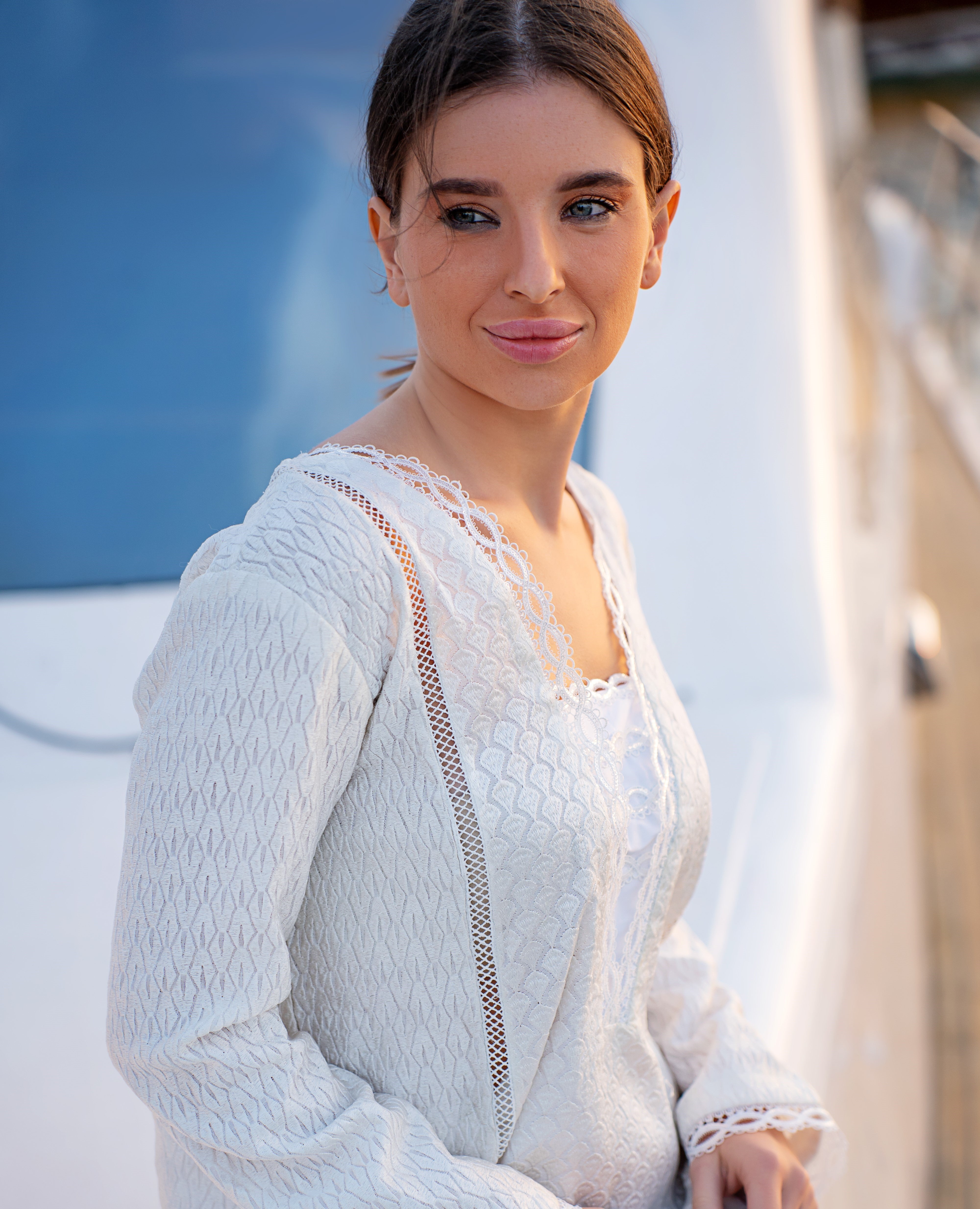 Pakistani White Thread Embroidered Long Kurta (2-Piece) - Image 2