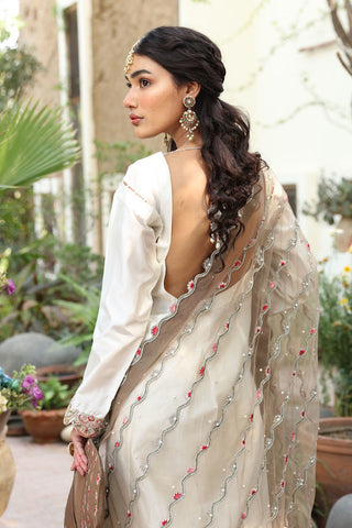 Pakistani White Zardozi Tissue Silk Salwar Kameez (3-Piece) - Image 4