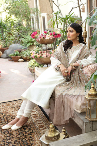 Pakistani White Zardozi Tissue Silk Salwar Kameez (3-Piece) - Image 5