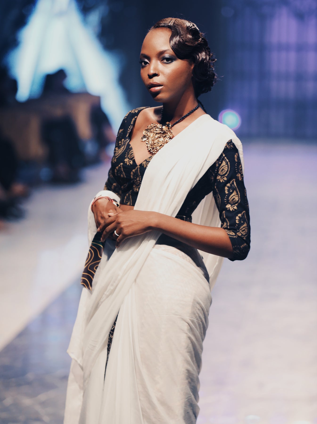 Pakistani Black and White Embroidered Chiffon Jamawar Sari (1-Pc) - Image 3