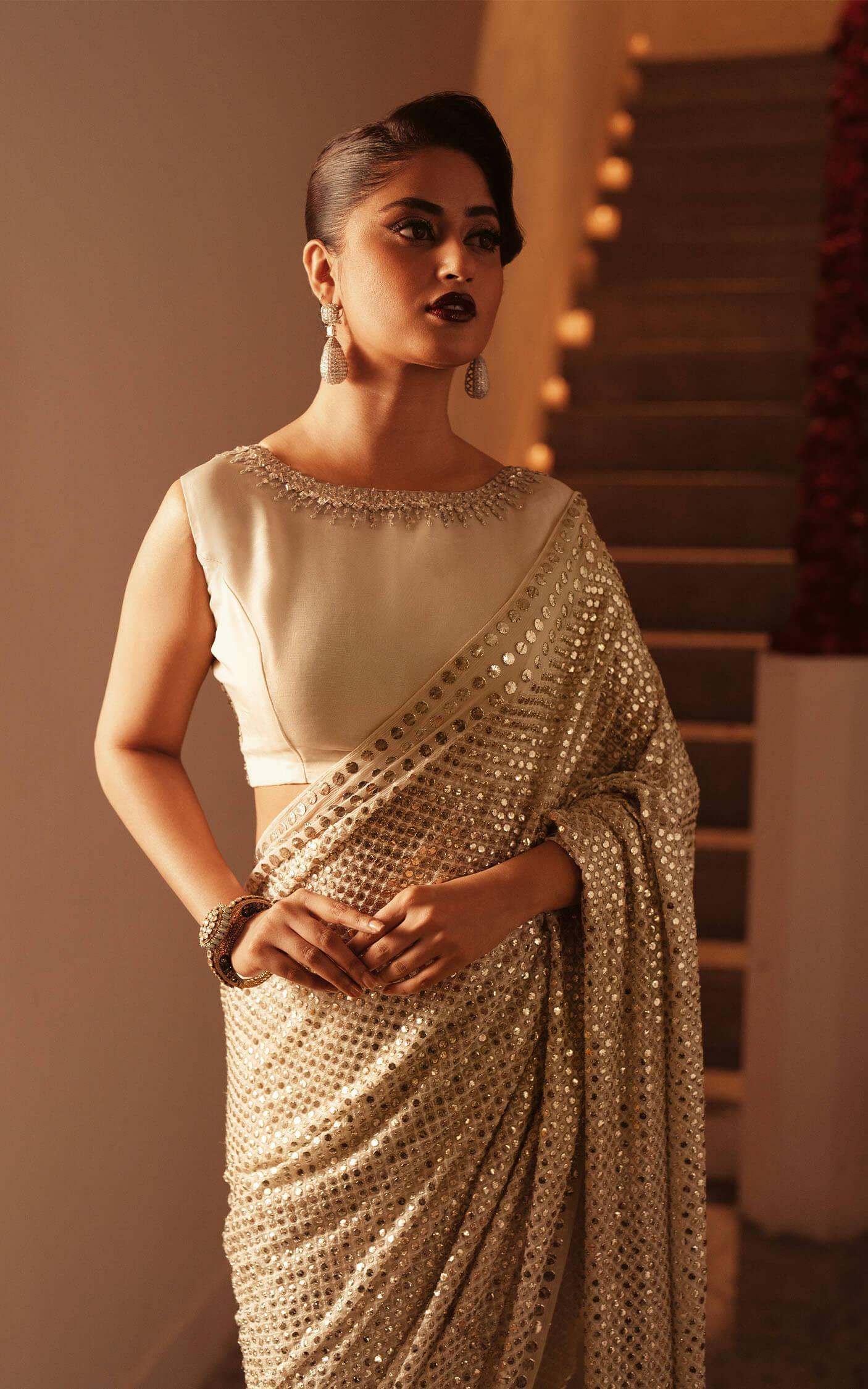 White Mukesh Chiffon Saree with Raw Silk Border (2-Piece) - Image 4