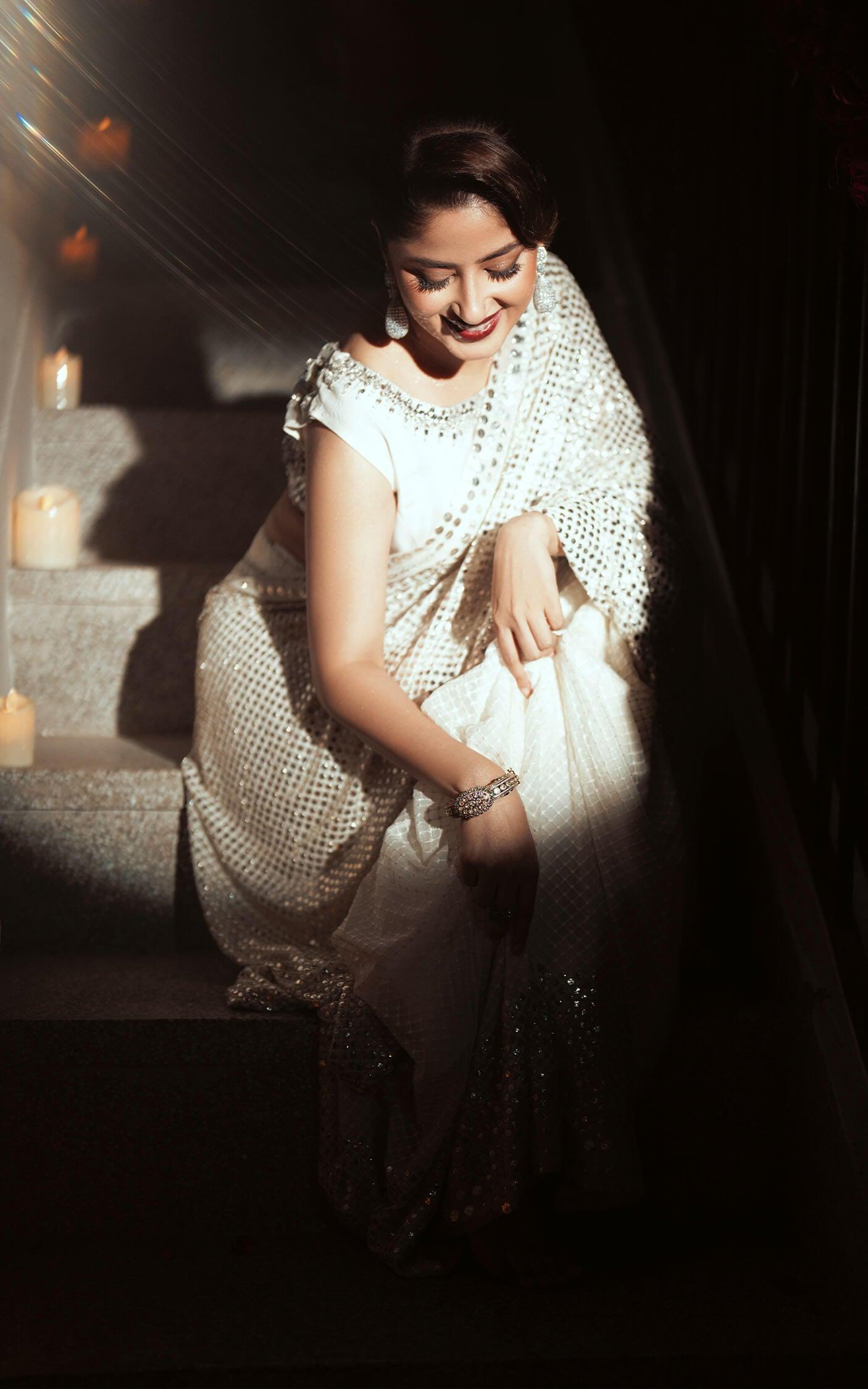 White Mukesh Chiffon Saree with Raw Silk Border (2-Piece) - Image 6