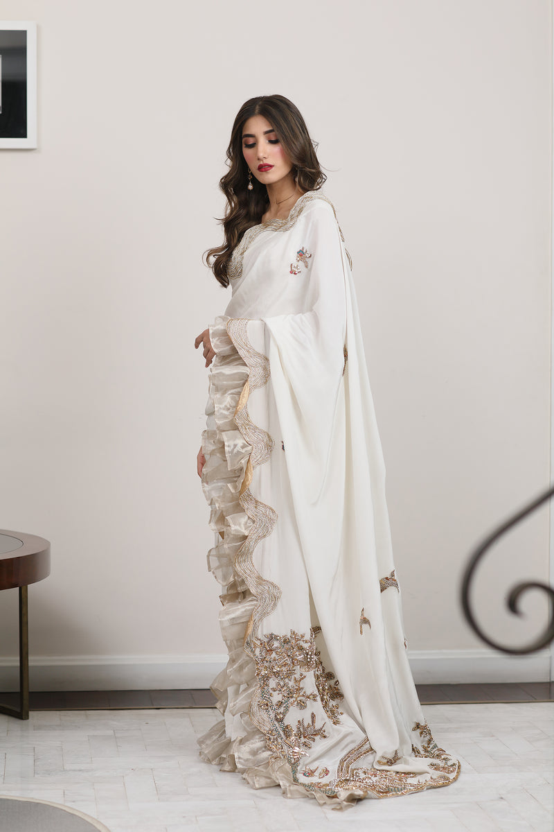 White Handworked Grip Saree (2-Piece) - Image 3