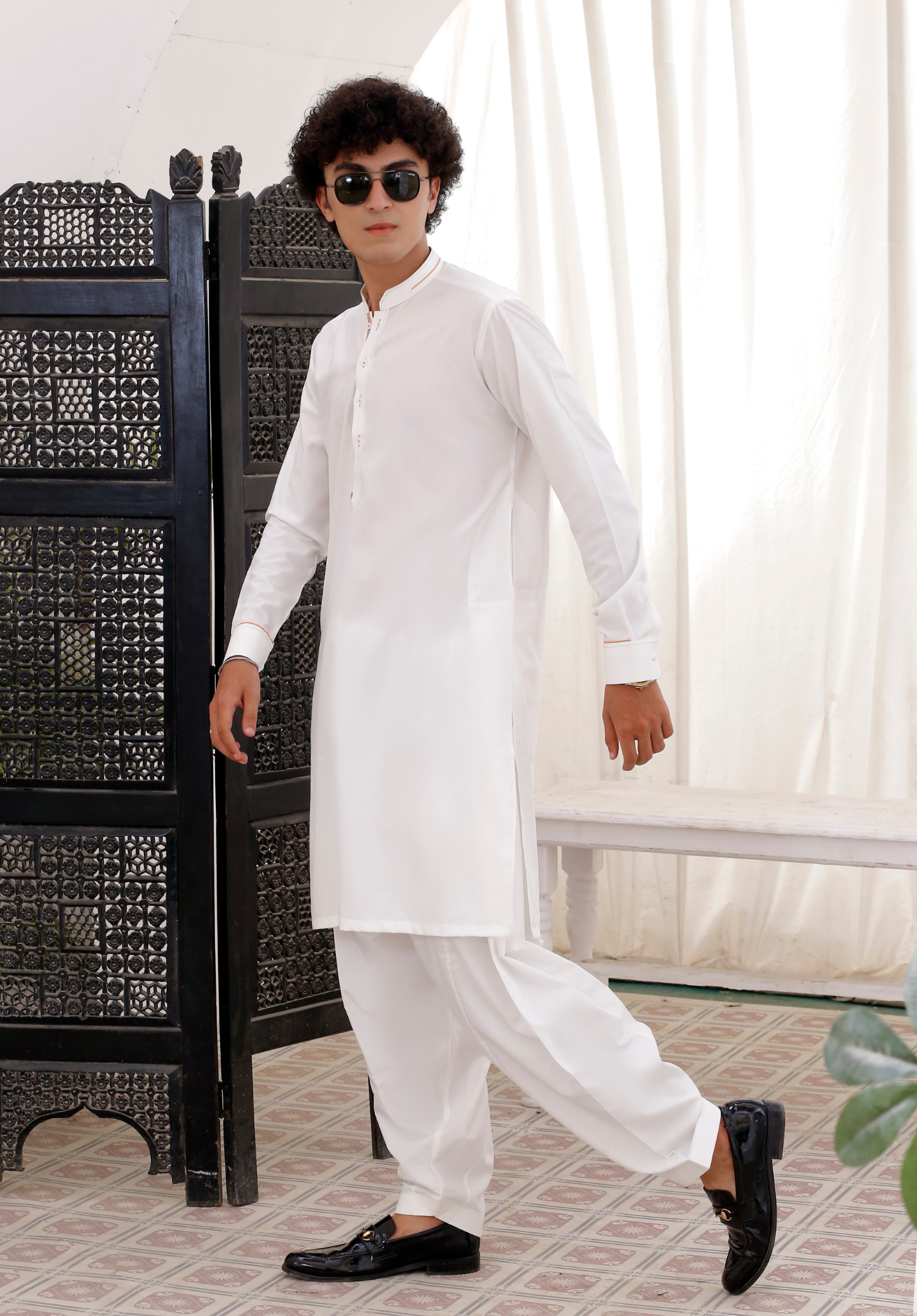 White Contrast Stitch Cotton Shalwar Kameez (2-Piece) - Image 2