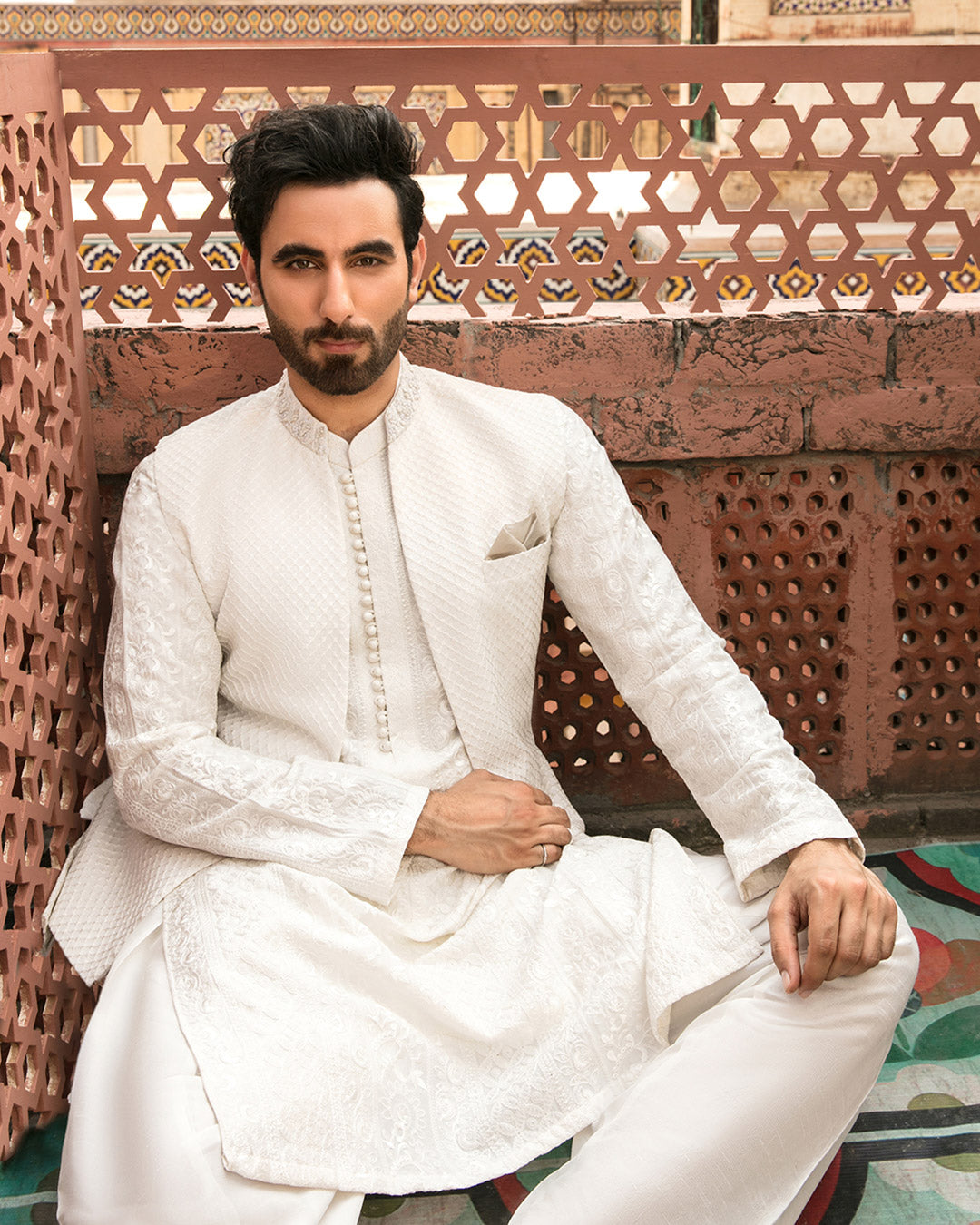 White Embroidered Chiffon Waistcoat Kurta (3-Piece) - Image 3