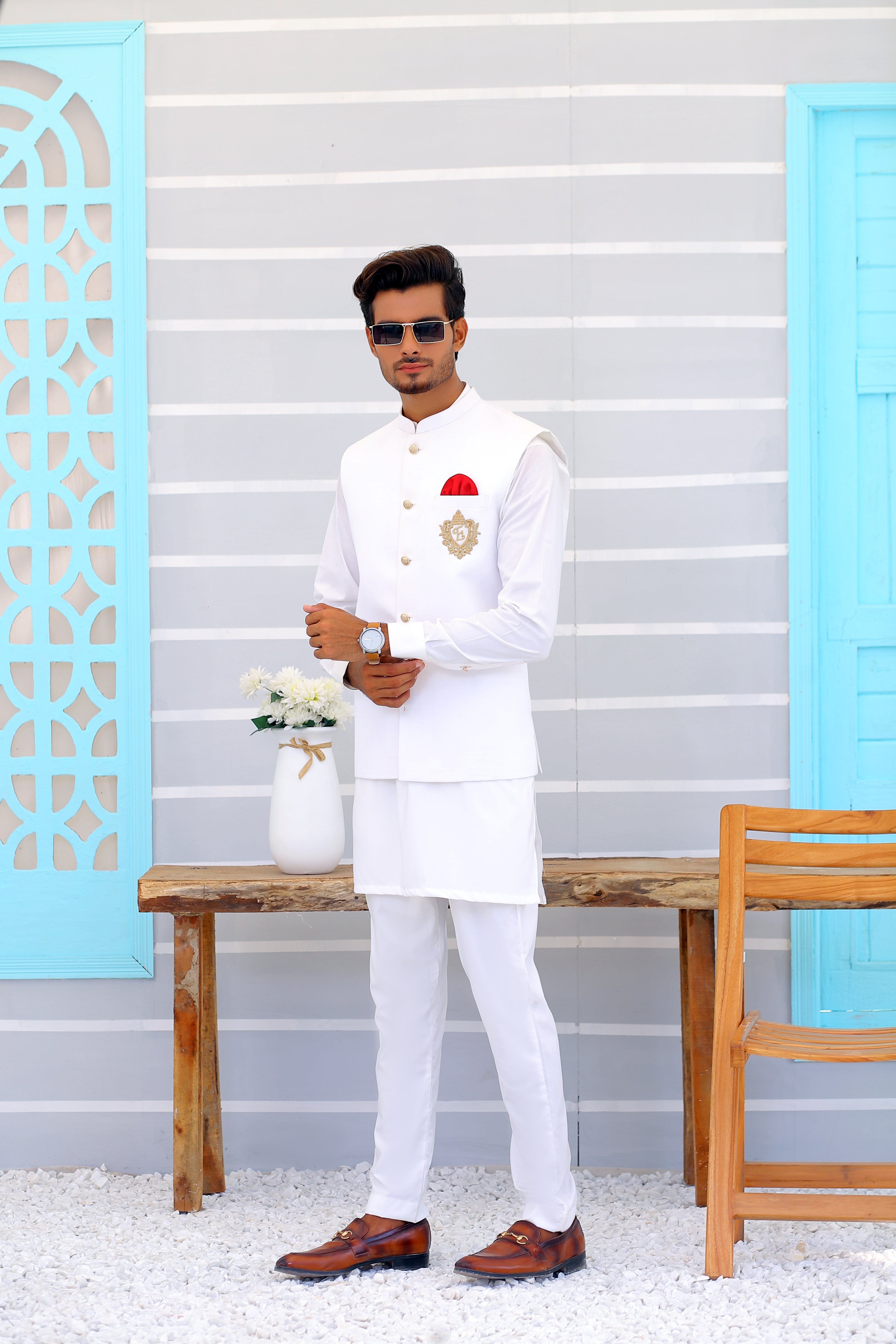 White Embroidered Cotton Blend Waistcoat Kurta (3-Piece) - Image 2