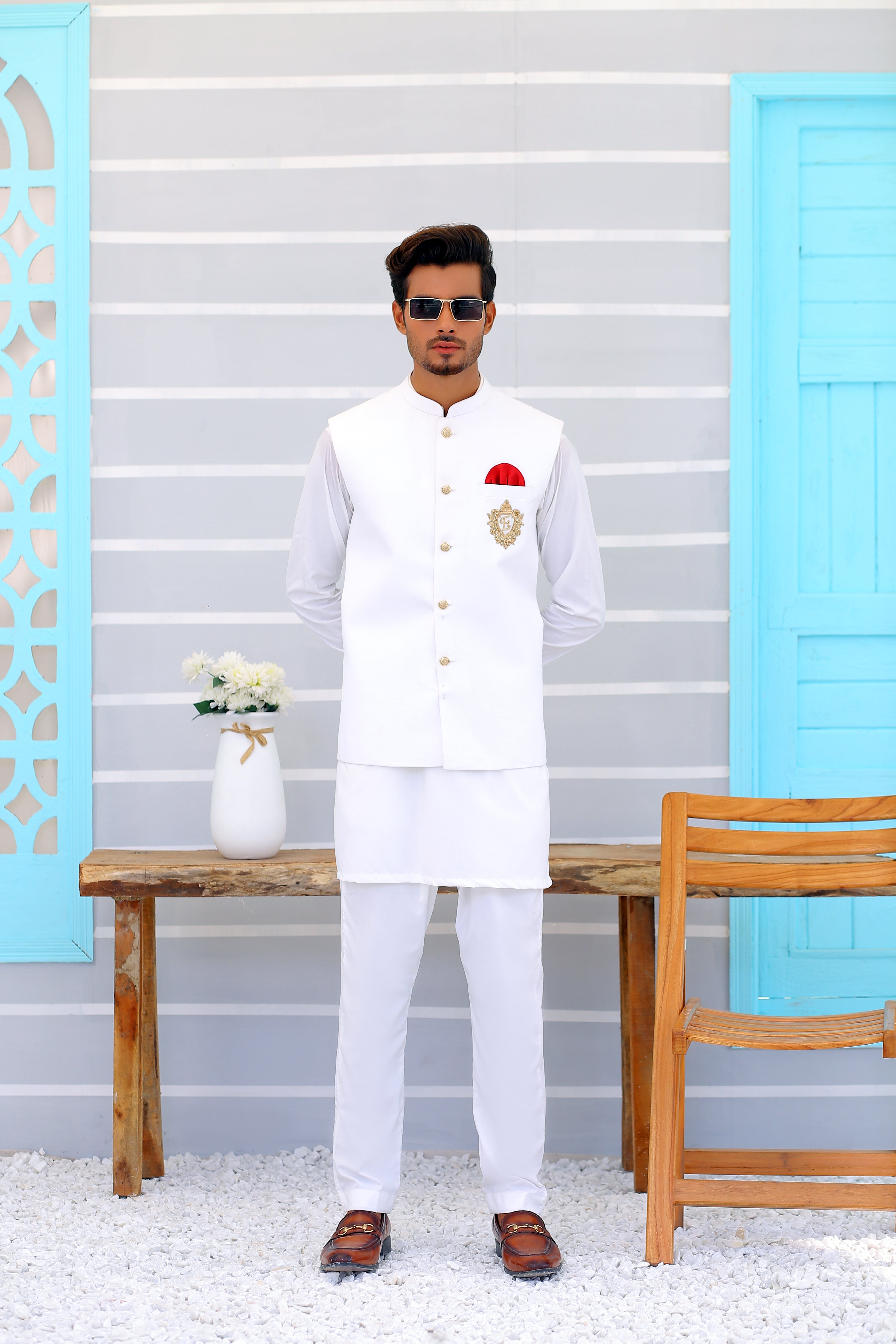 White Embroidered Cotton Blend Waistcoat Kurta (3-Piece) - Image 4
