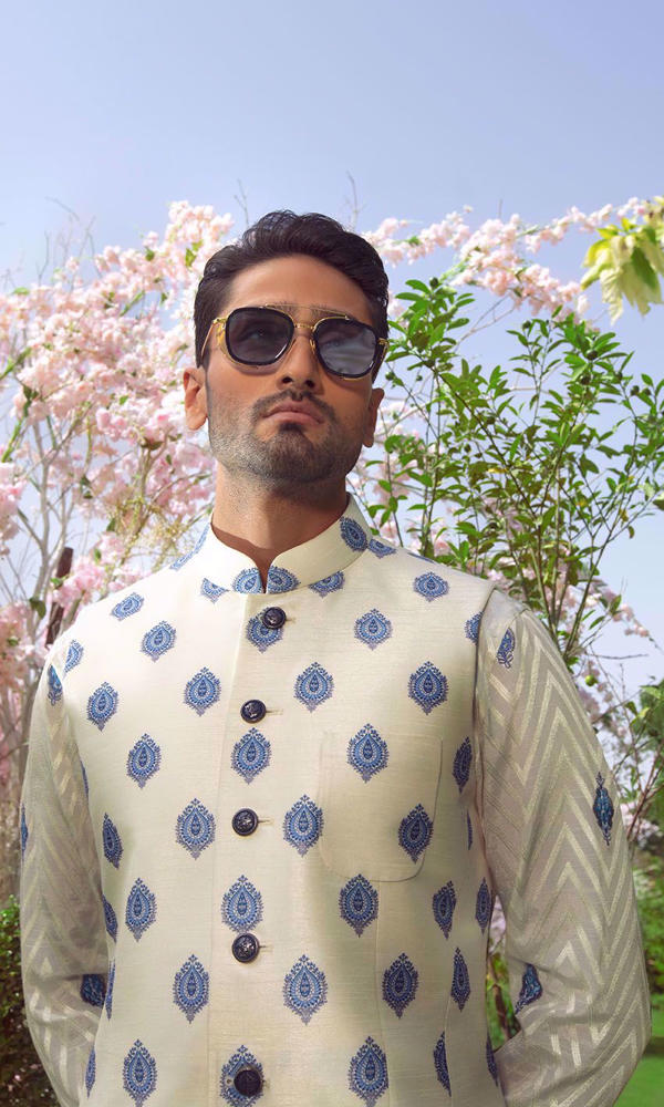 White and Blue Embroidered Cotton Waistcoat Kurta (3-Piece) - Image 5