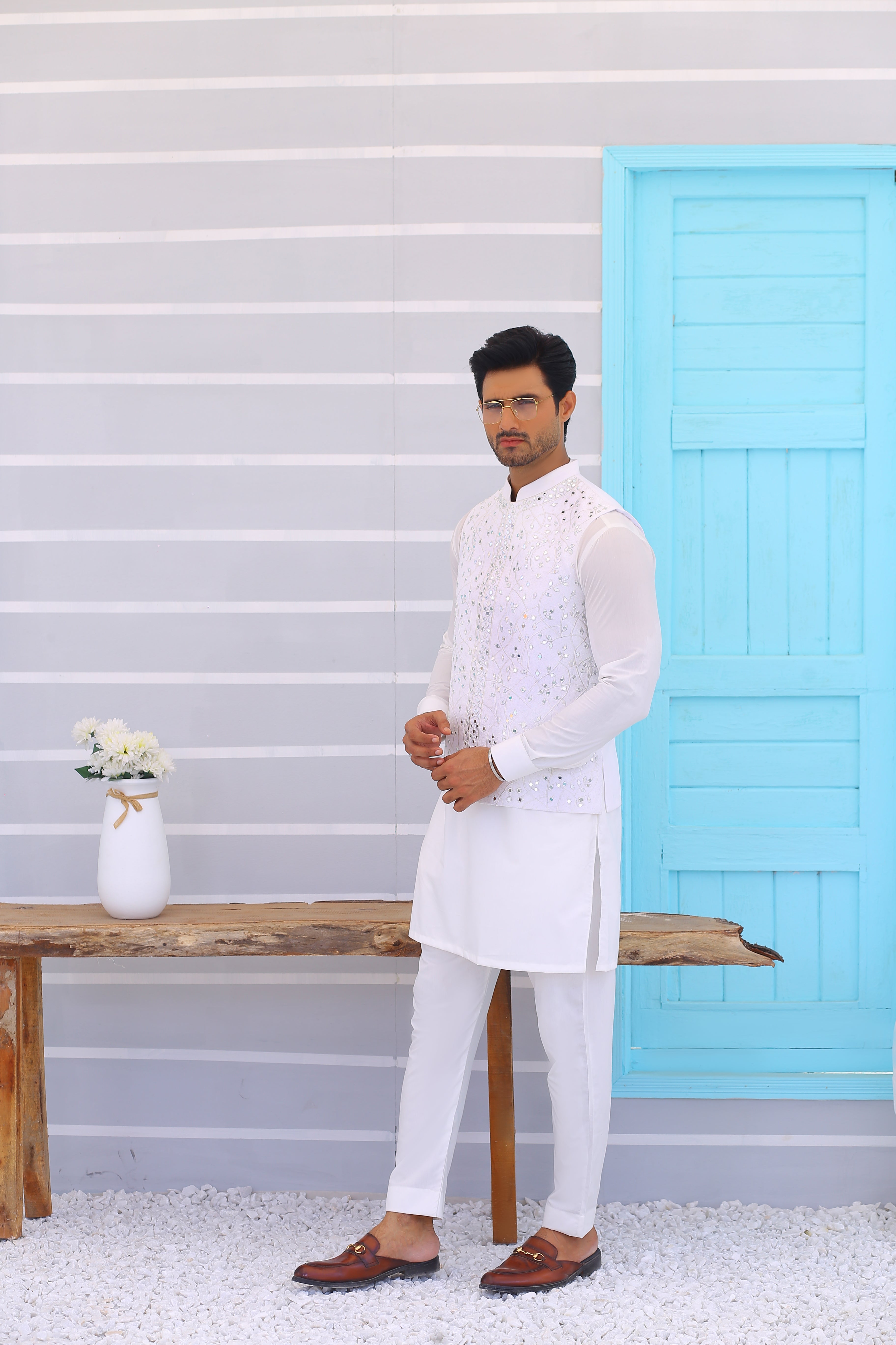White Mirror Work Cotton Waistcoat Kurta (3-Piece) - Image 4