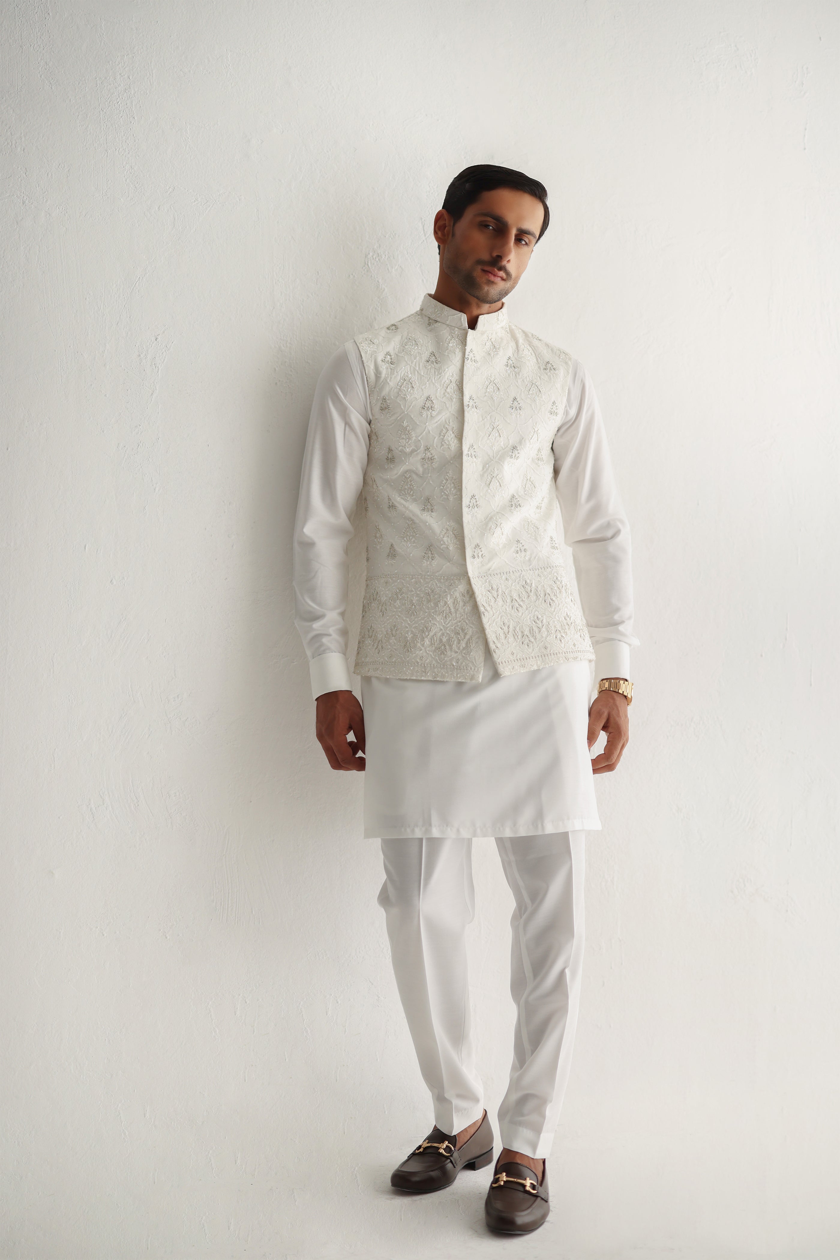White Handworked Cotton Silk Waistcoat Kurta (3-Piece) - Image 4
