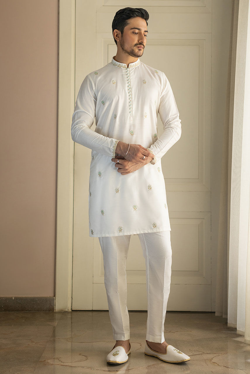 White Embroidered Cotton Silk Waistcoat Kurta (3-Piece) - Image 3