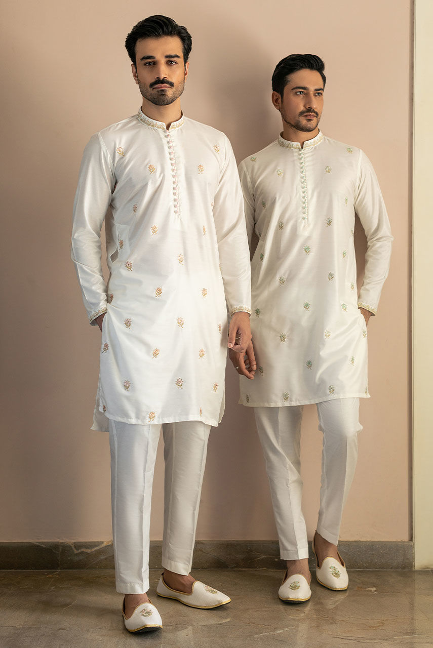 White Embroidered Cotton Silk Waistcoat Kurta (3-Piece) - Image 7