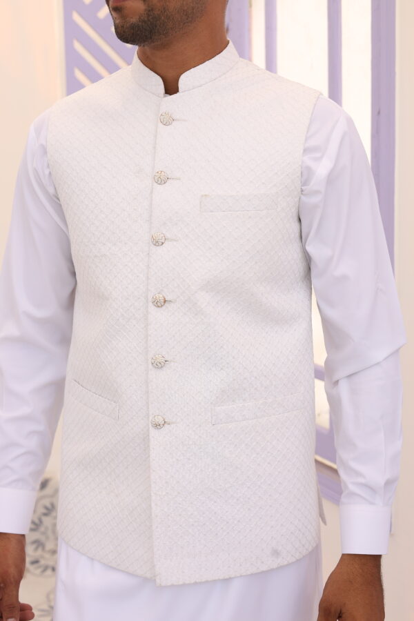 White Diamond-Textured Mesuri Waistcoat Kurta (3-Piece) - Image 2