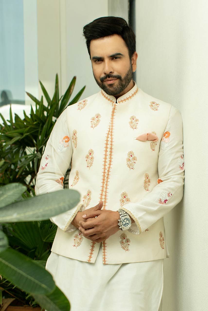 White Embroidered Raw Silk Waistcoat Kurta (3-Piece) - Image 2