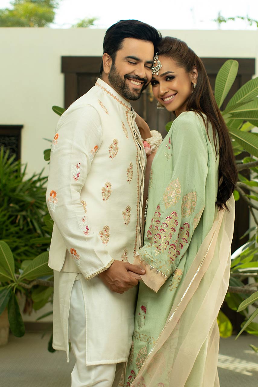 White Embroidered Raw Silk Waistcoat Kurta (3-Piece) - Image 3