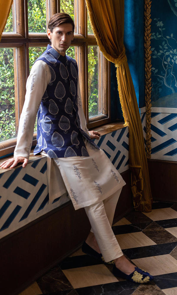 White Embroidered Raw Silk Waistcoat Kurta (3-Piece) - Image 4