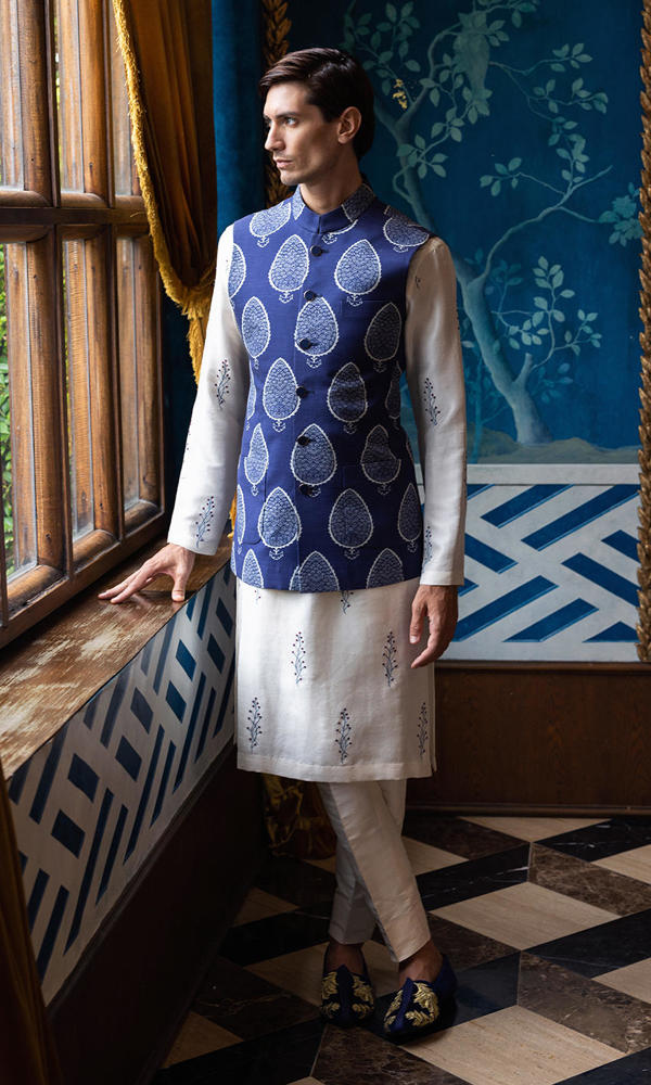 White Embroidered Raw Silk Waistcoat Kurta (3-Piece) - Image 5