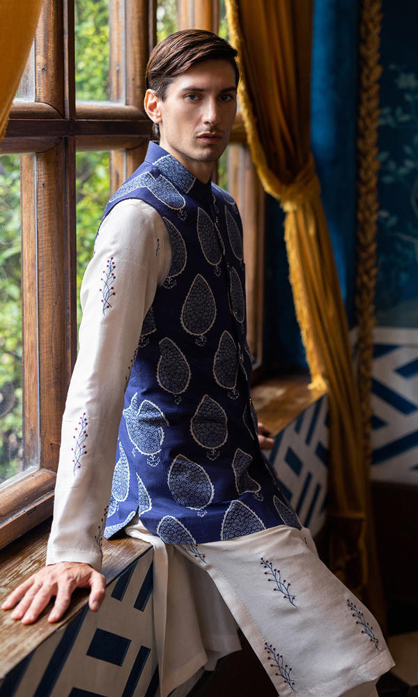 White Embroidered Raw Silk Waistcoat Kurta (3-Piece) - Image 7