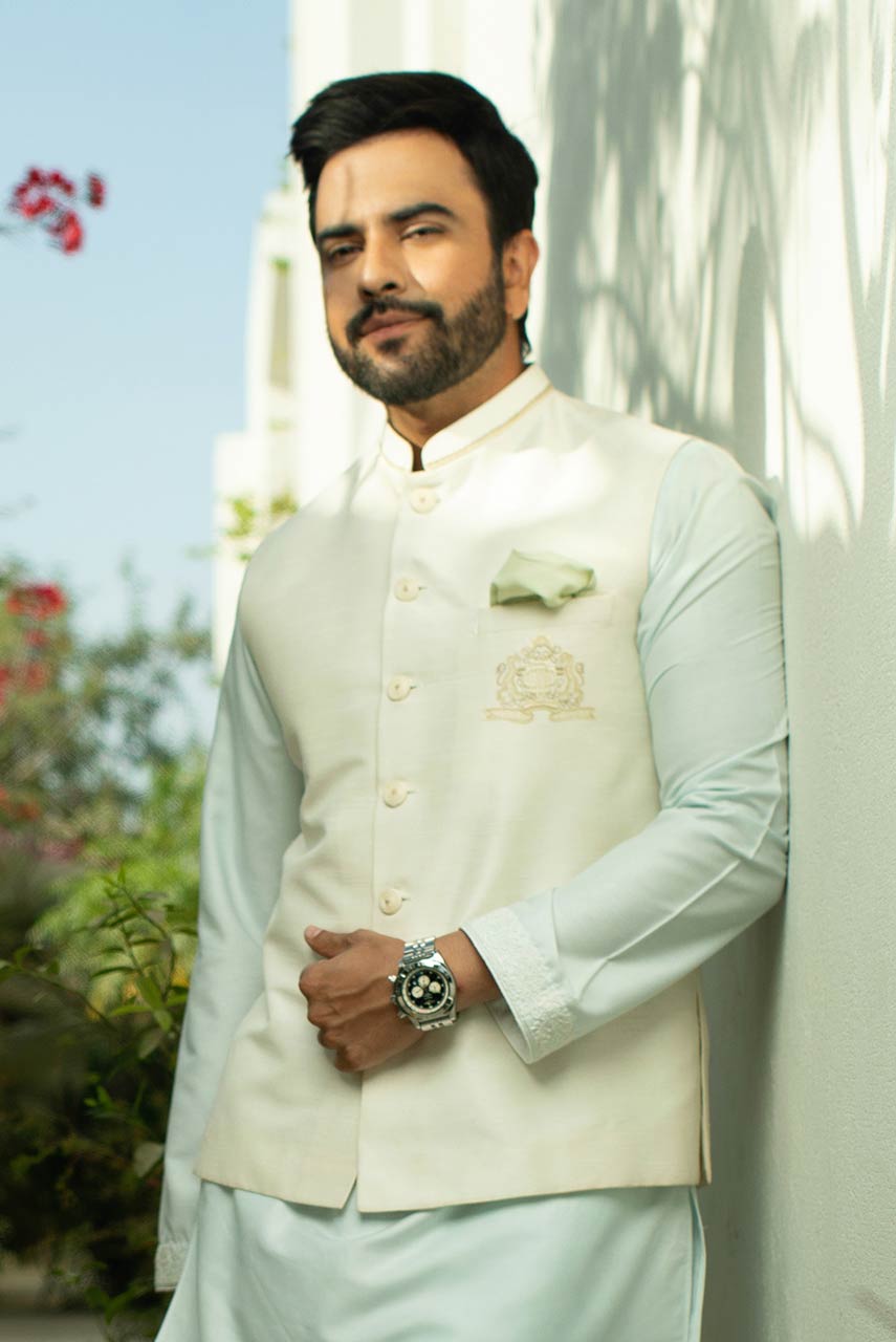 White Embroidered Raw Silk Waistcoat Kurta (3-Piece) - Image 2