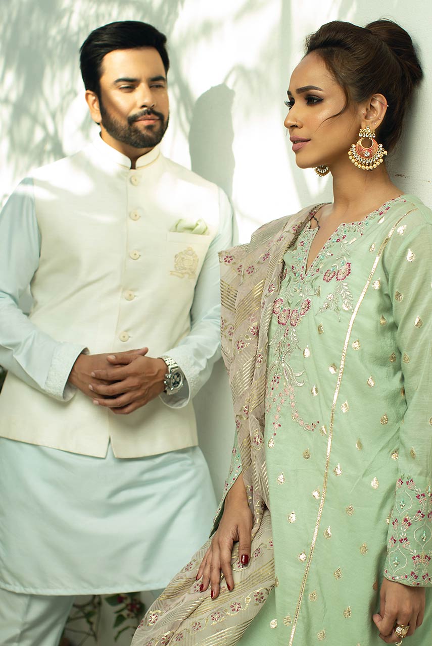 White Embroidered Raw Silk Waistcoat Kurta (3-Piece) - Image 3