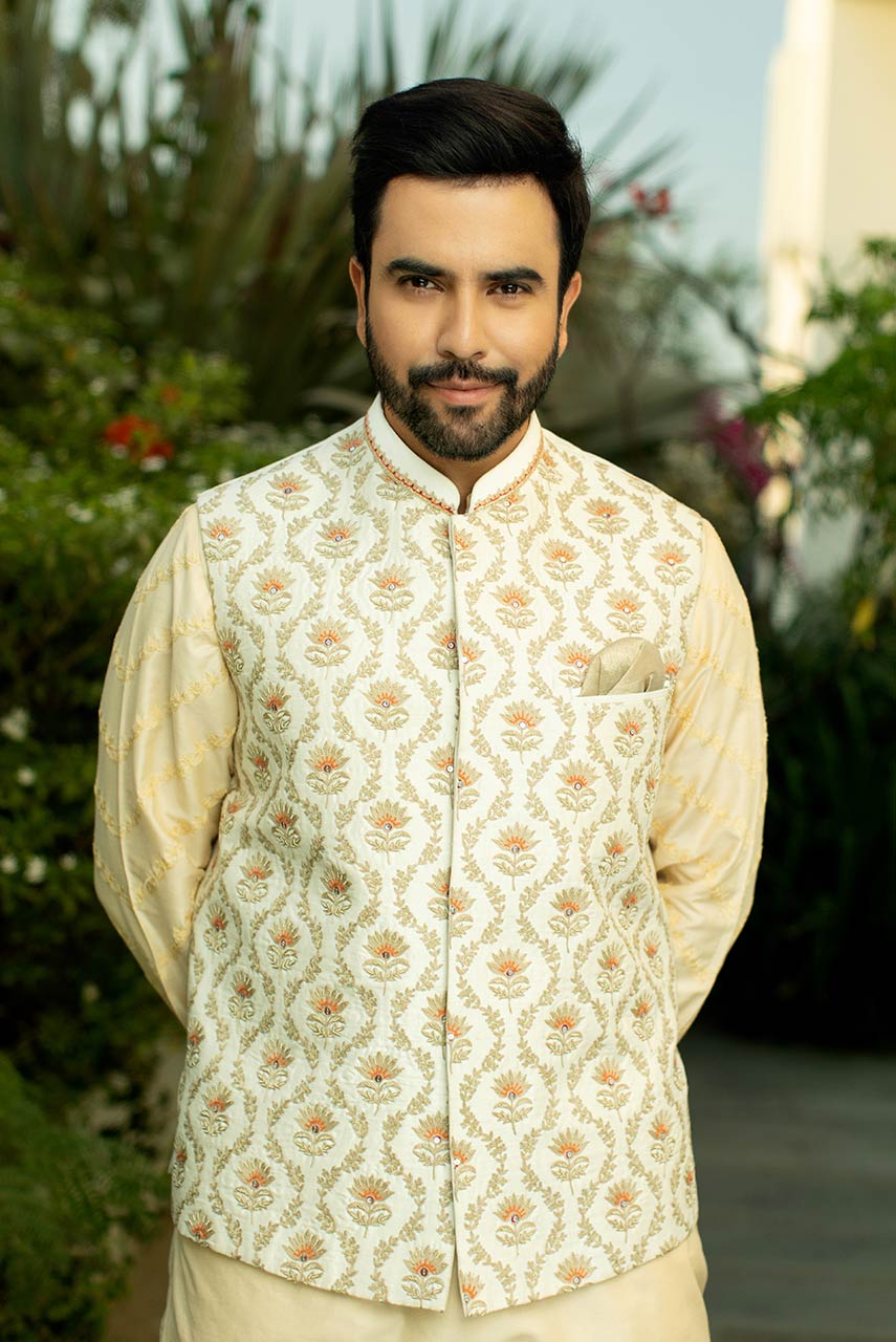 White Embroidered Raw Silk Waistcoat Kurta (3-Piece) - Image 3