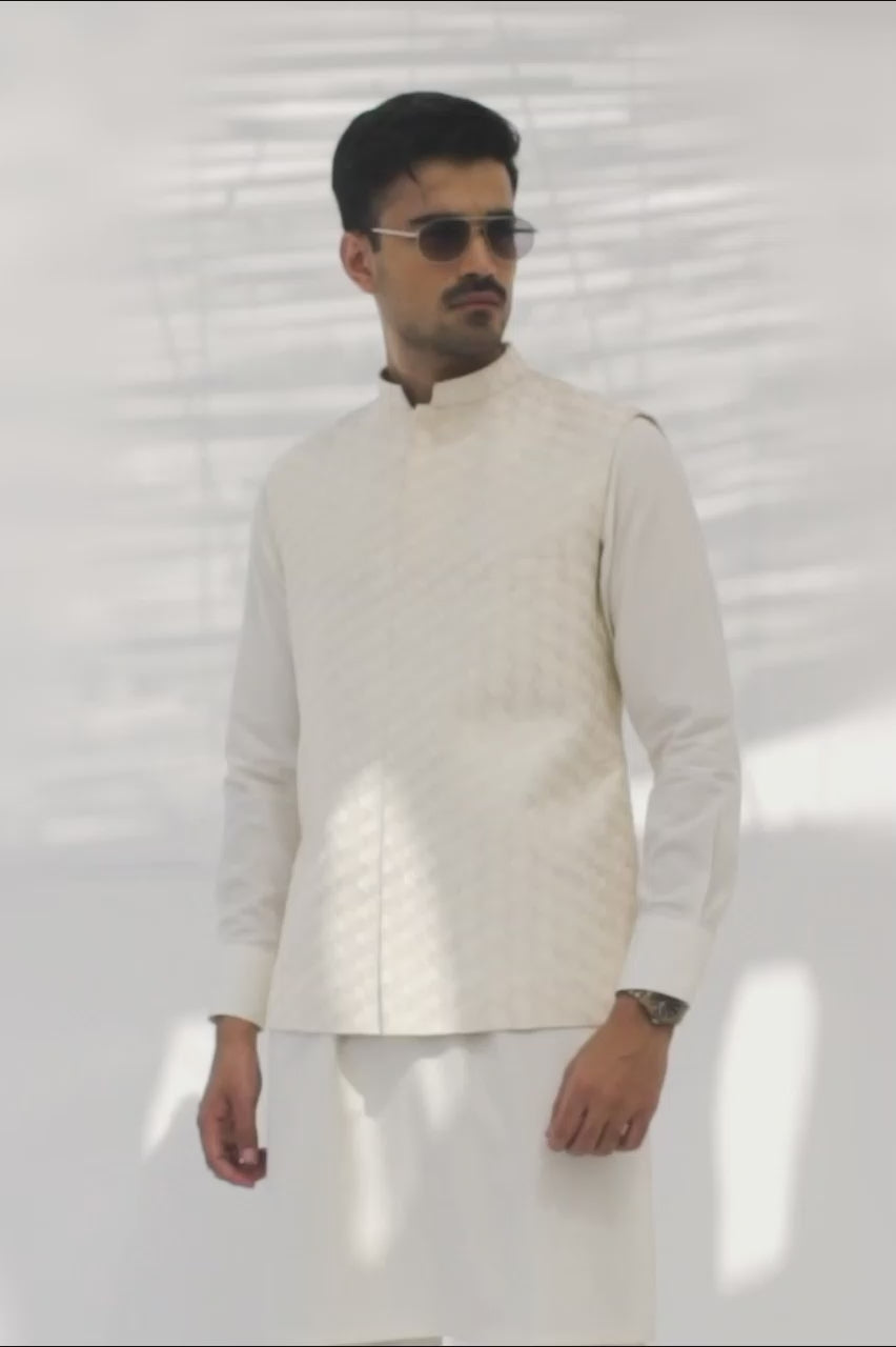 Pearl White Boski Kurta with Embroidered Waistcoat (3-Piece) - Image 3