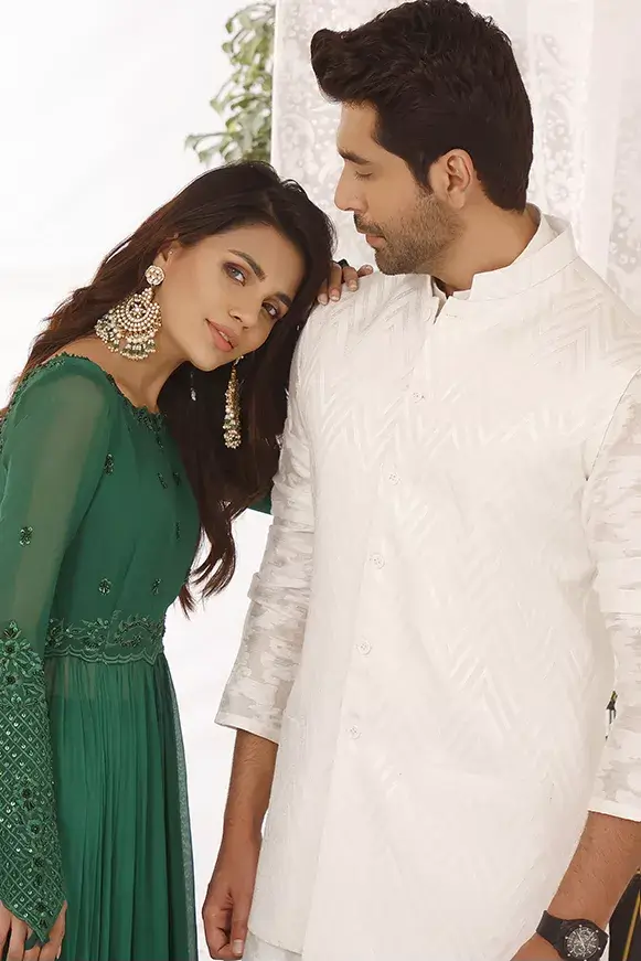 White Self-Embellished Silk-Blend Waistcoat Kurta (3-Piece) - Image 3