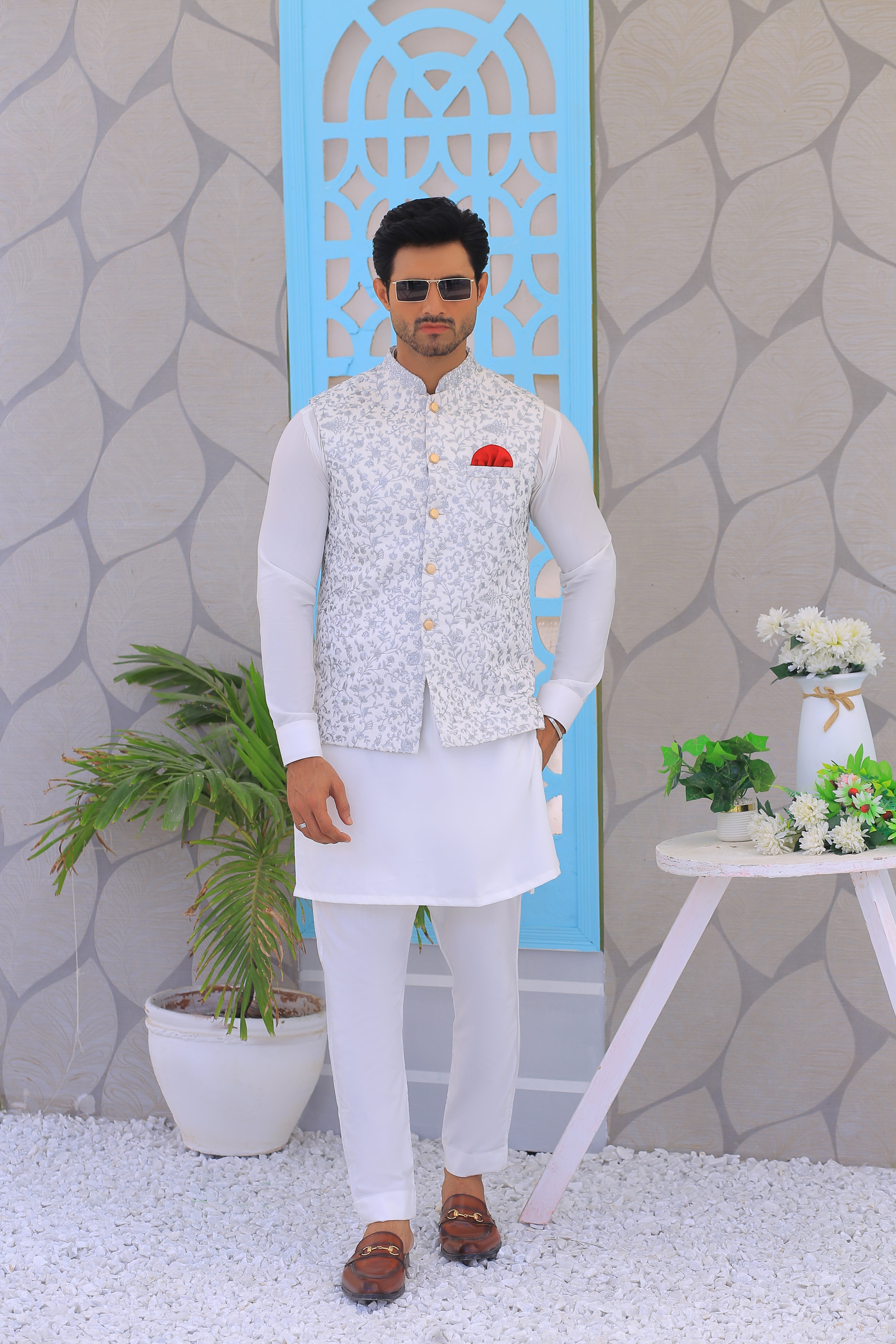 White Embroidered Silk-Blend Waistcoat Kurta (3-Piece) - Image 2