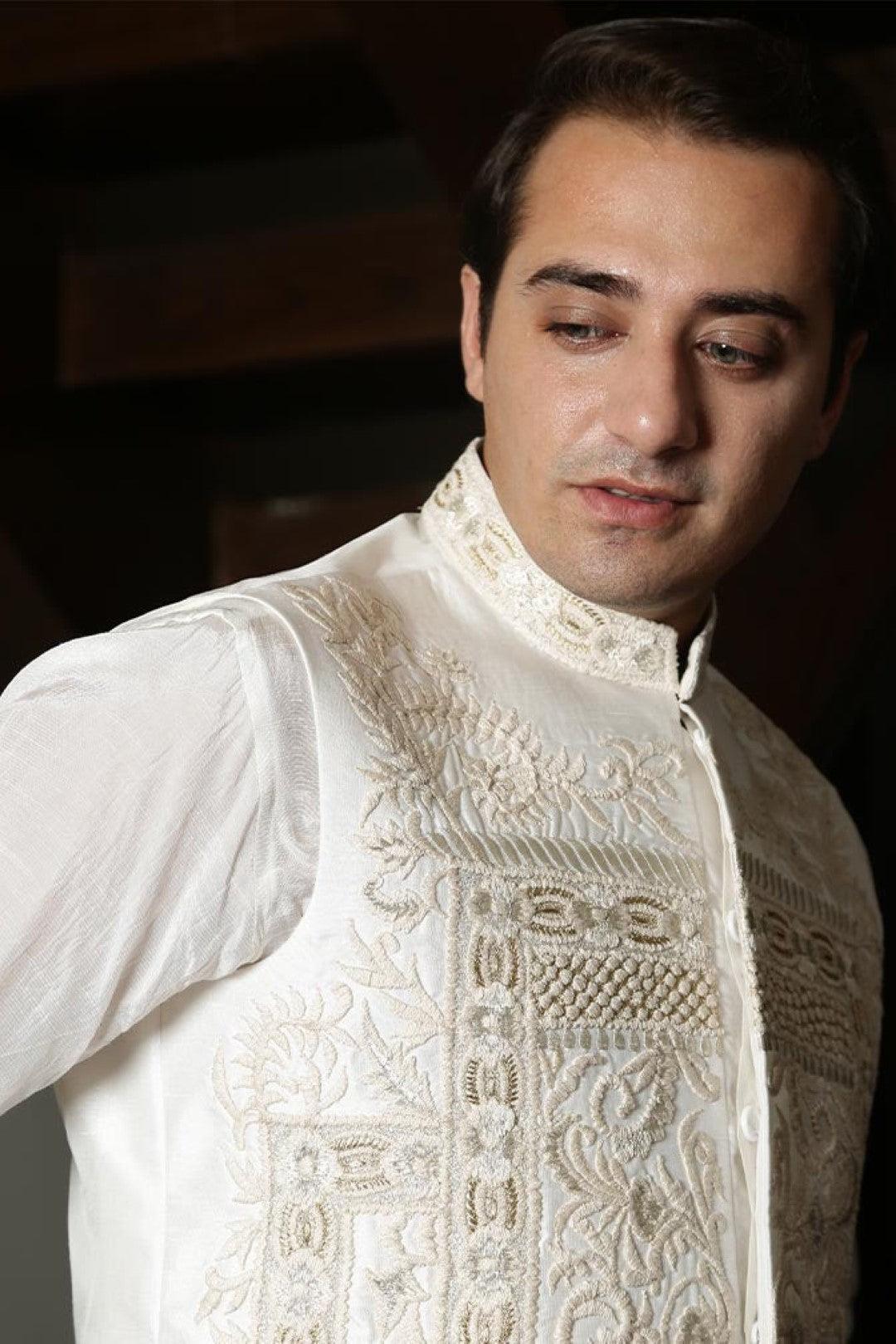 White Embroidered Silk Waistcoat Kurta Set (3-Piece) - Image 3